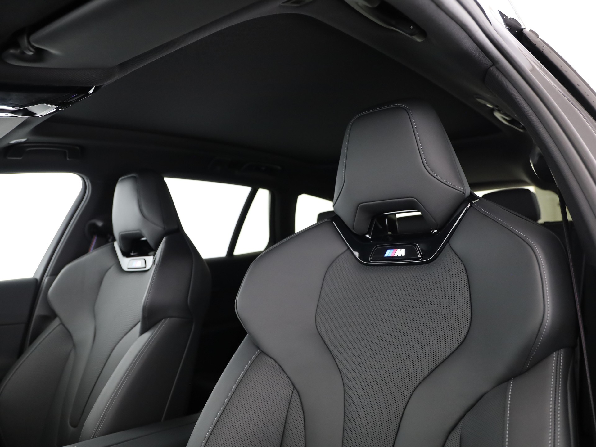 BMW 550e xDrive Touring-image-10