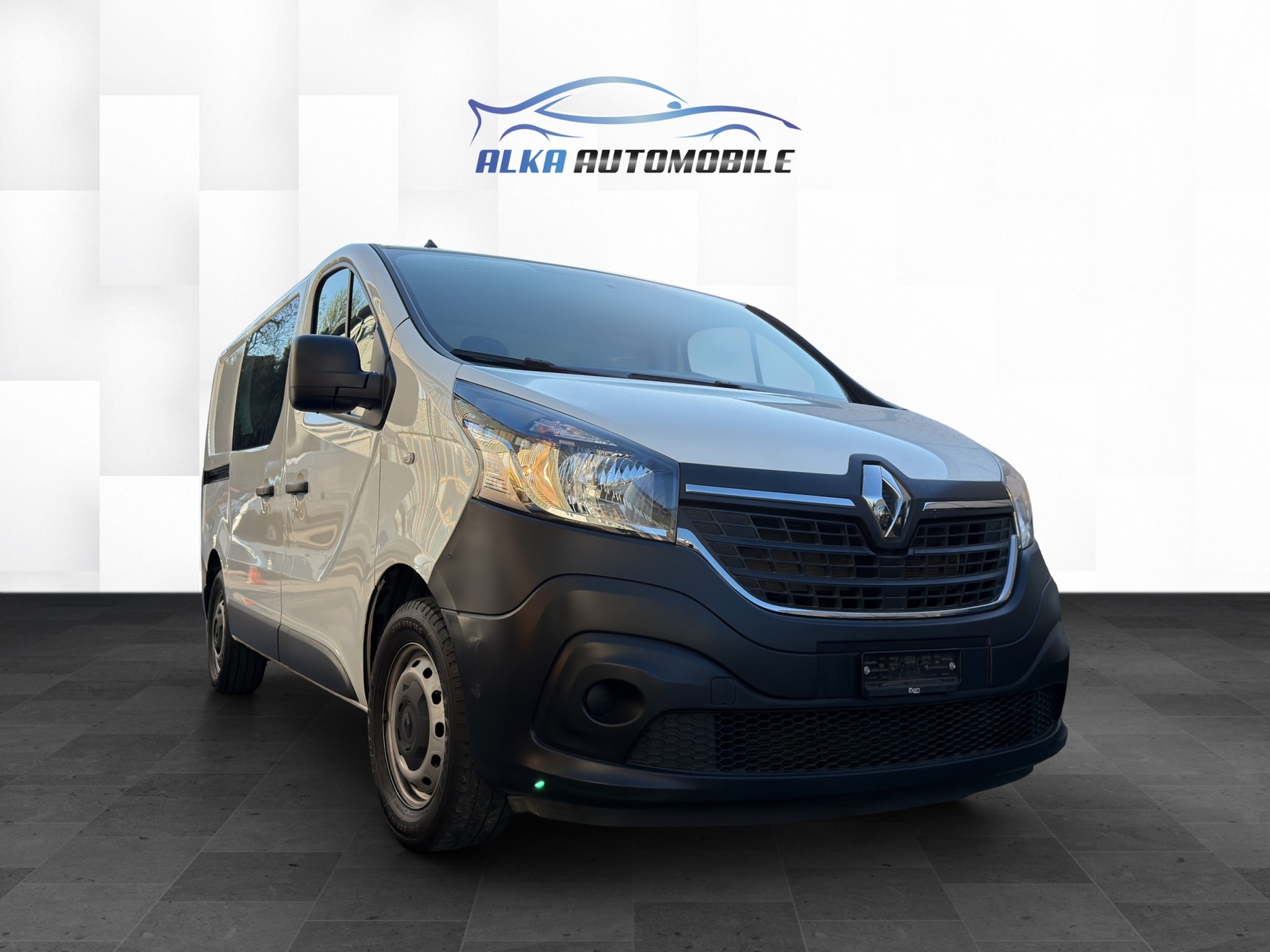 RENAULT Trafic 2.0 dCi120 2.8t Access L1H1-image-1