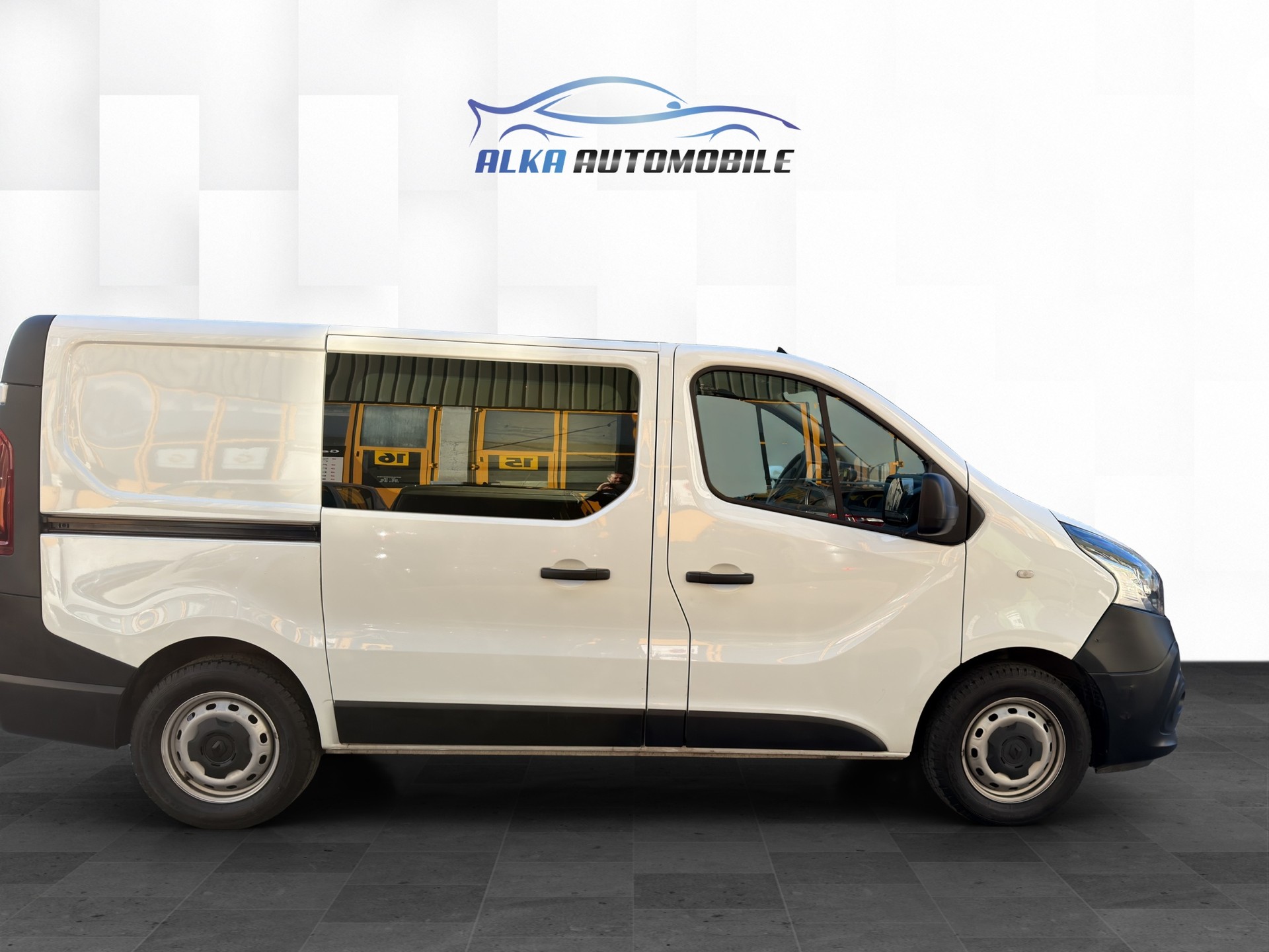 RENAULT Trafic 2.0 dCi120 2.8t Access L1H1-image-7