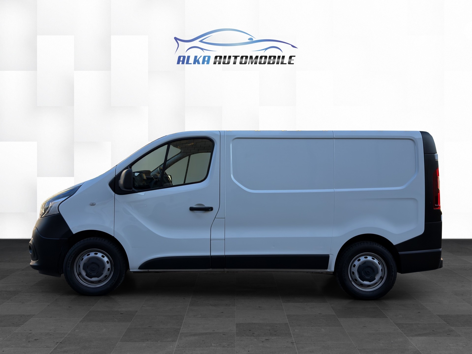 RENAULT Trafic 2.0 dCi120 2.8t Access L1H1-image-3