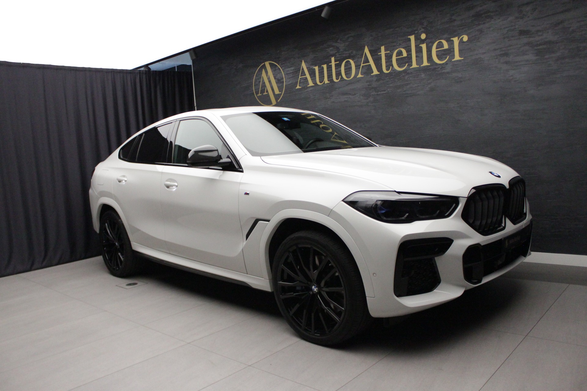 BMW X6 xDrive 48V 40d Steptronic M Sport-showroom-element-1