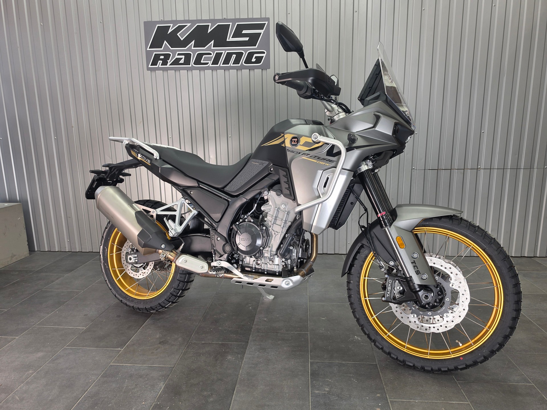 KOVE 800 X Pro-showroom-element-2