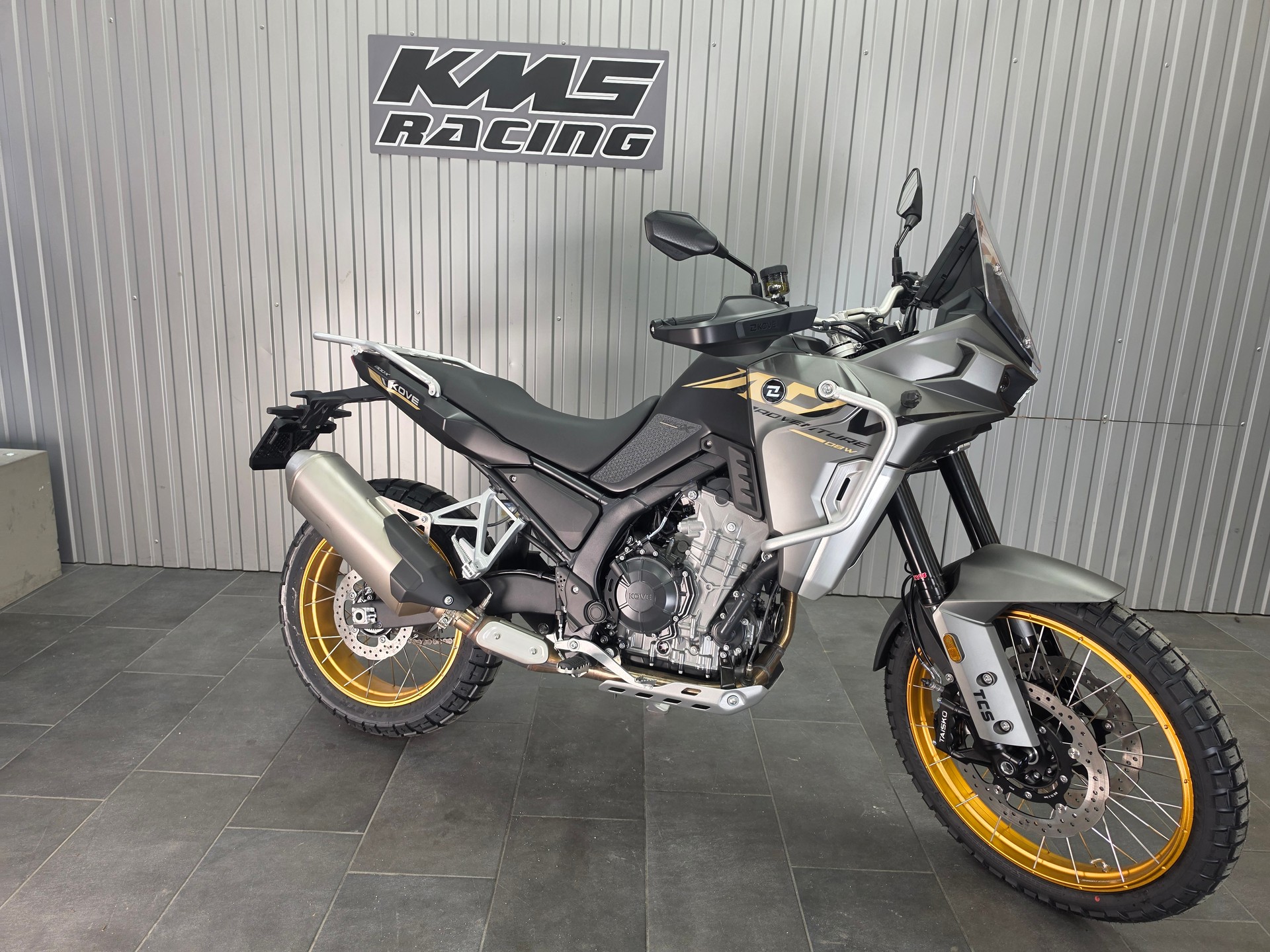 KOVE 800 X Pro-showroom-element-3