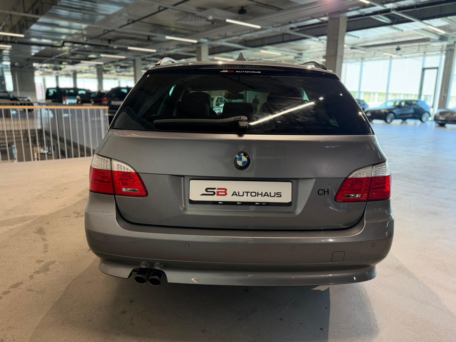 BMW 525xd Touring Steptronic-image-8