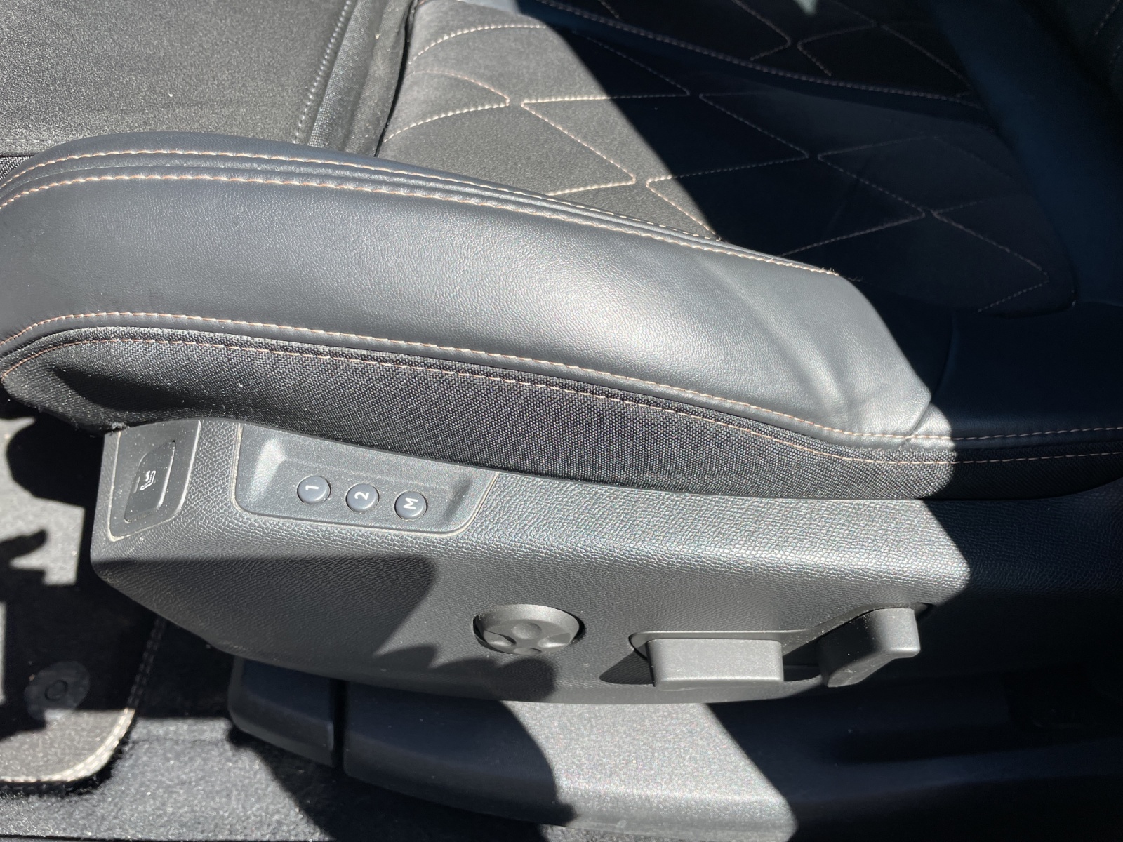 PEUGEOT 3008 2.0 BlueHDi GT-image-10