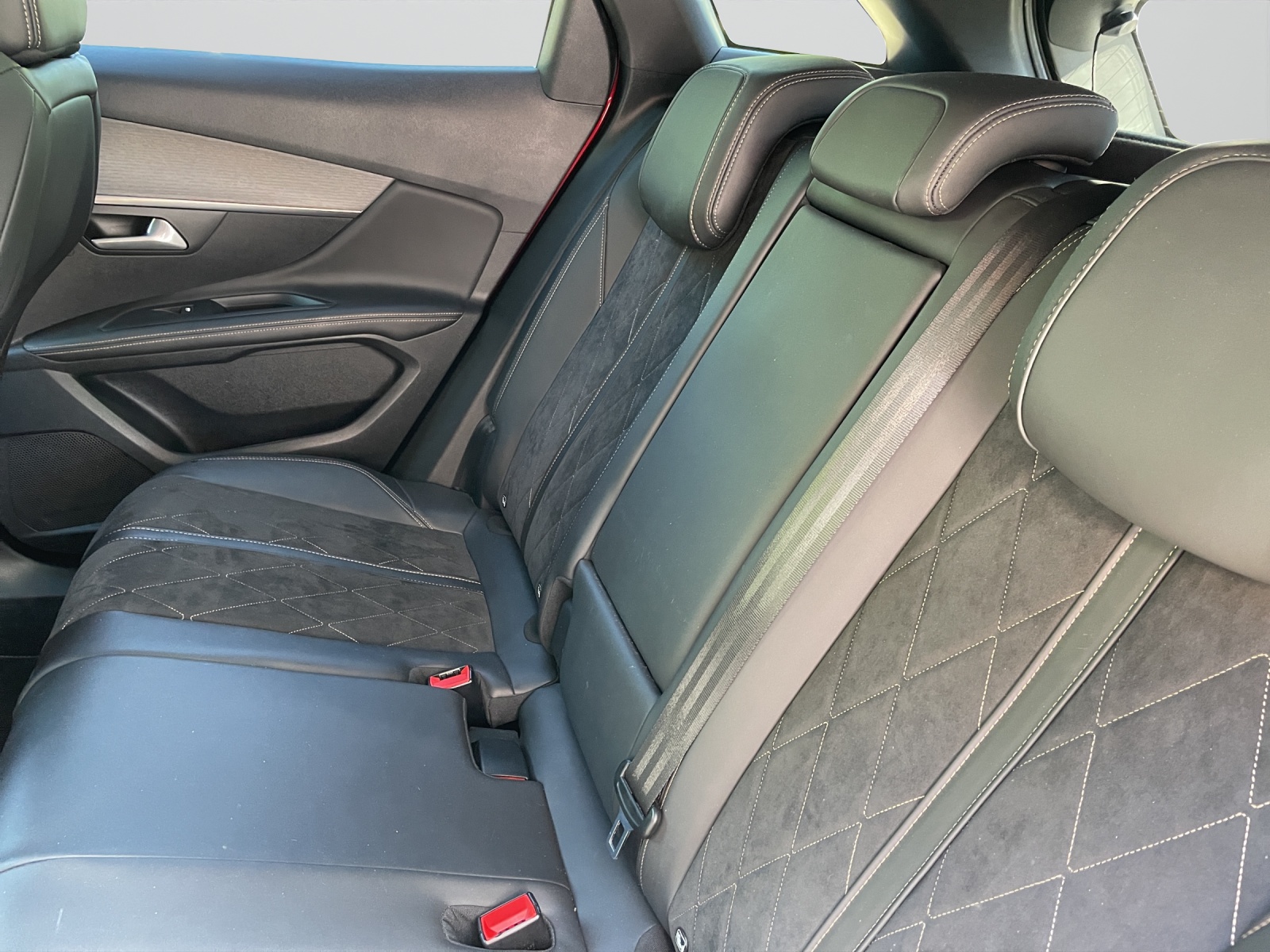 PEUGEOT 3008 2.0 BlueHDi GT-image-7
