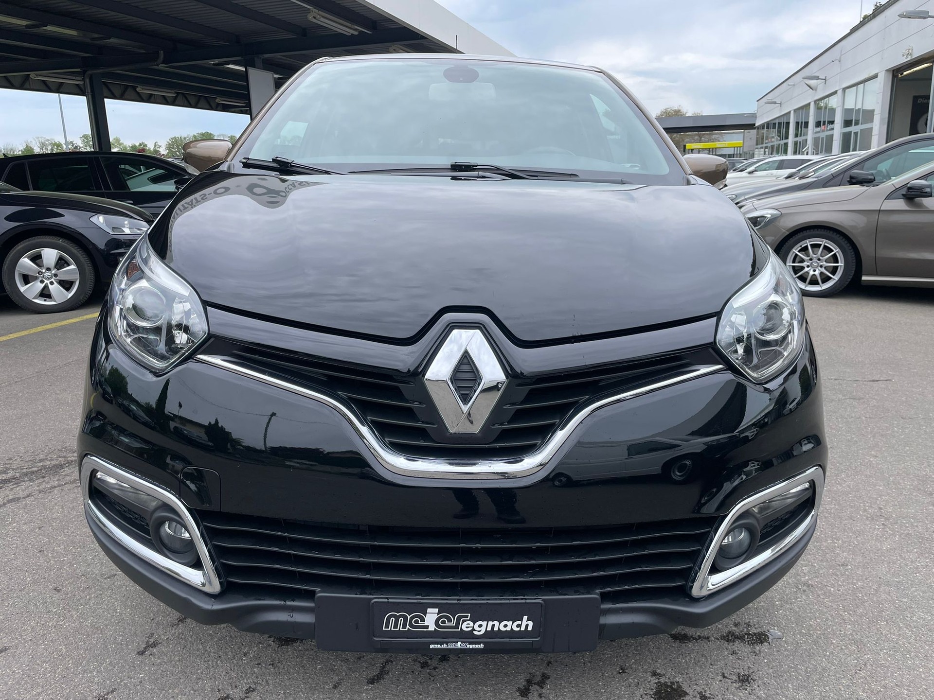 RENAULT Captur 1.2 T 16V Iconic EDC-image-2
