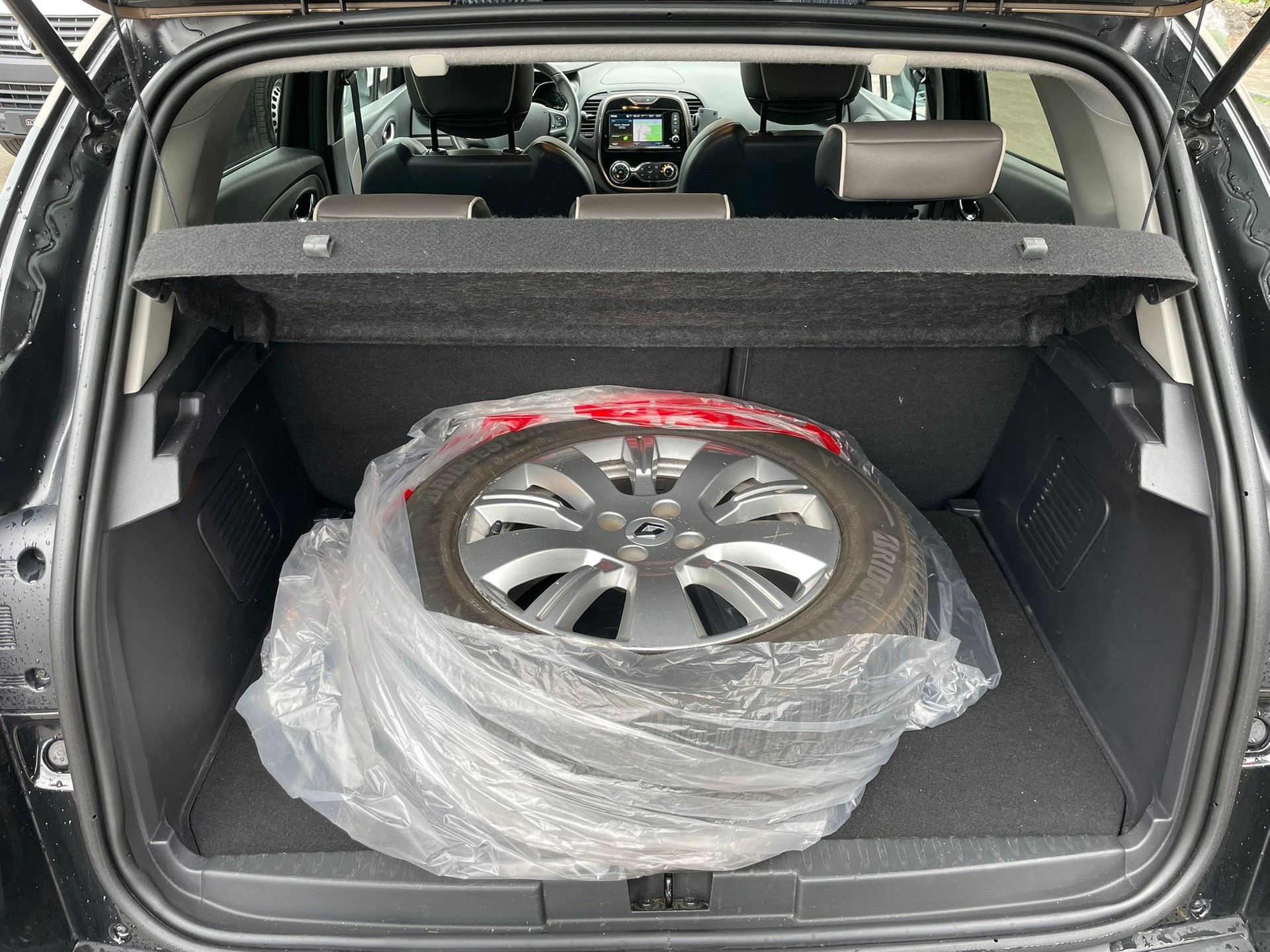 RENAULT Captur 1.2 T 16V Iconic EDC-image-8