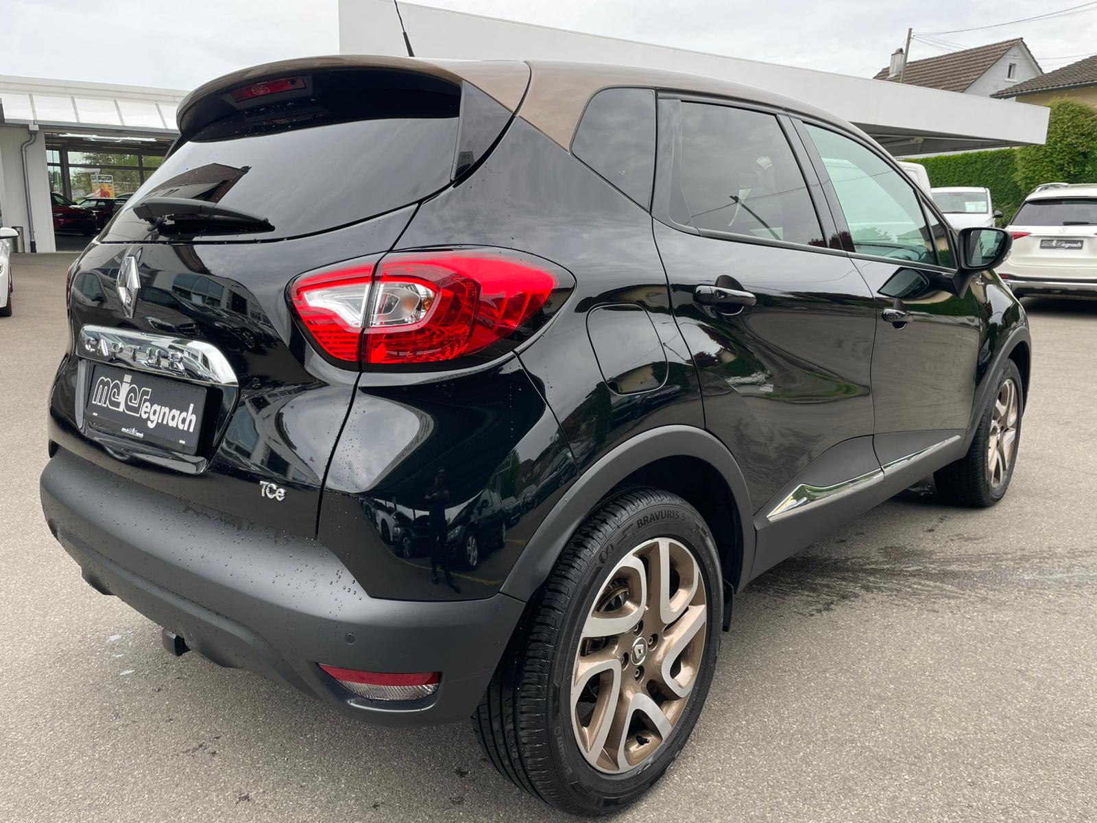 RENAULT Captur 1.2 T 16V Iconic EDC-image-6