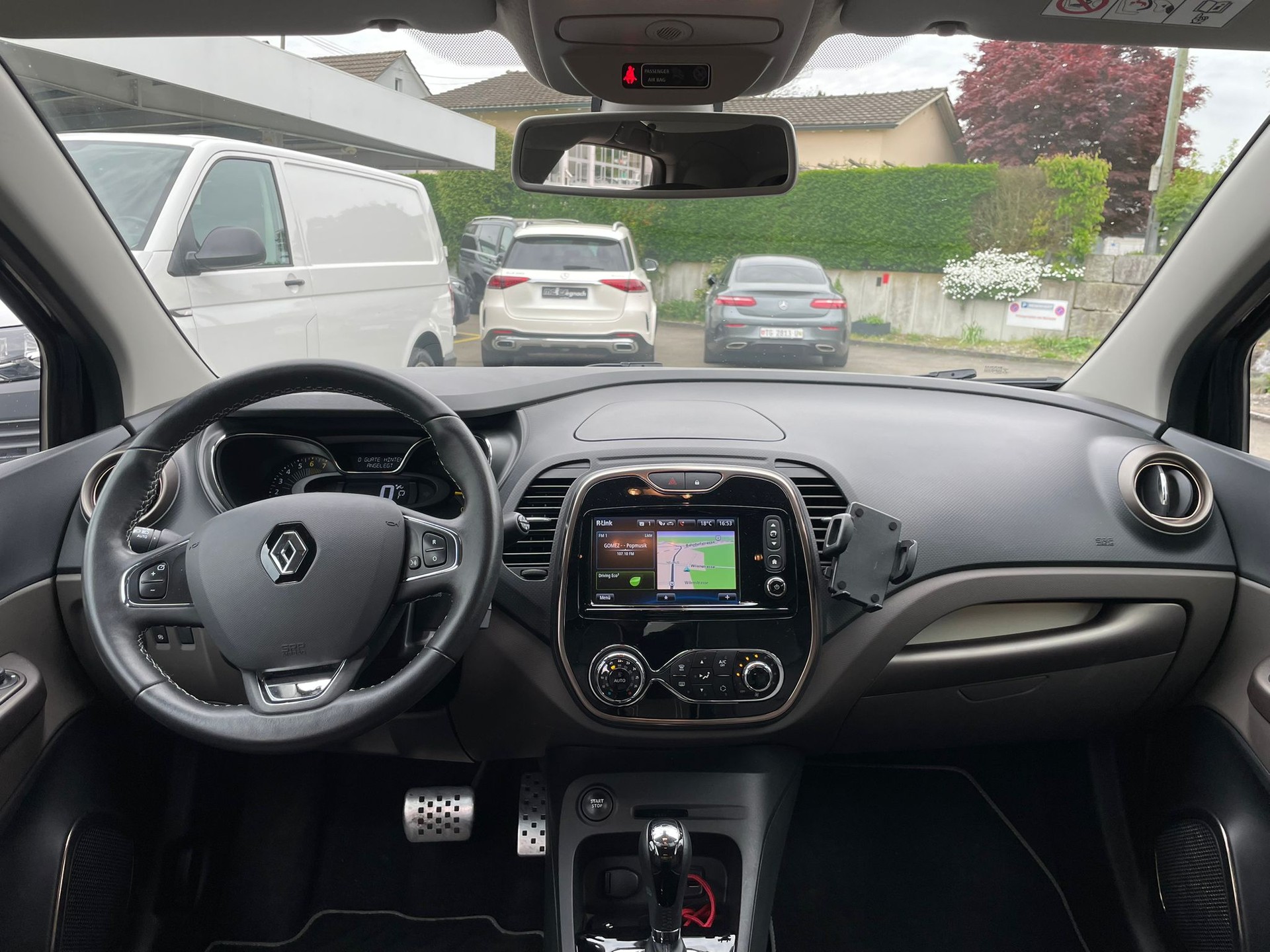RENAULT Captur 1.2 T 16V Iconic EDC-image-13