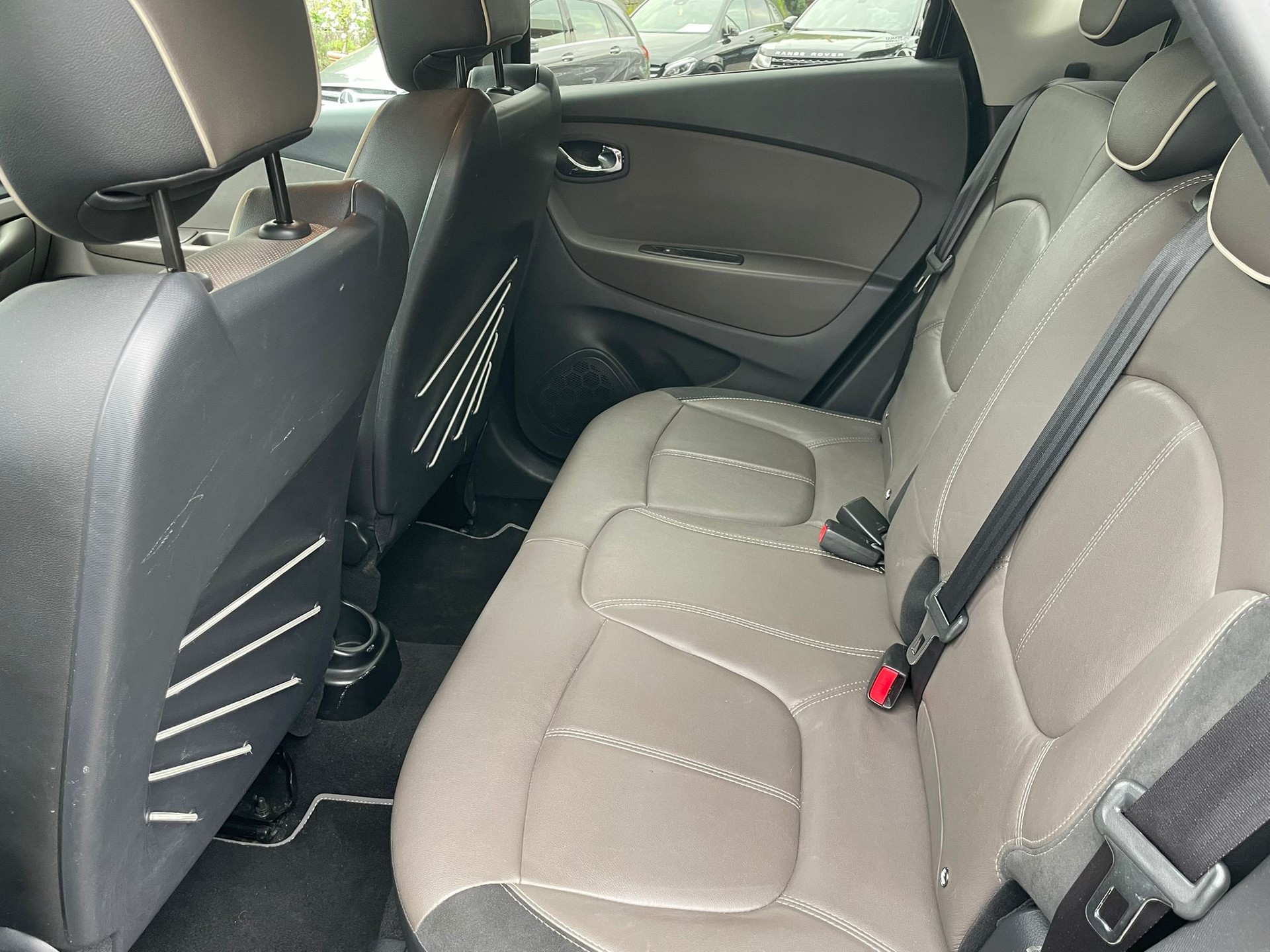 RENAULT Captur 1.2 T 16V Iconic EDC-image-10