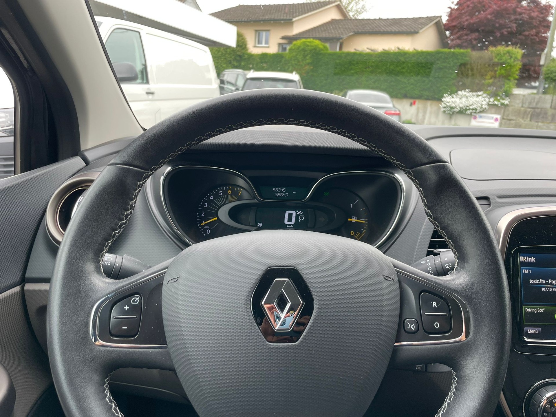 RENAULT Captur 1.2 T 16V Iconic EDC-image-14