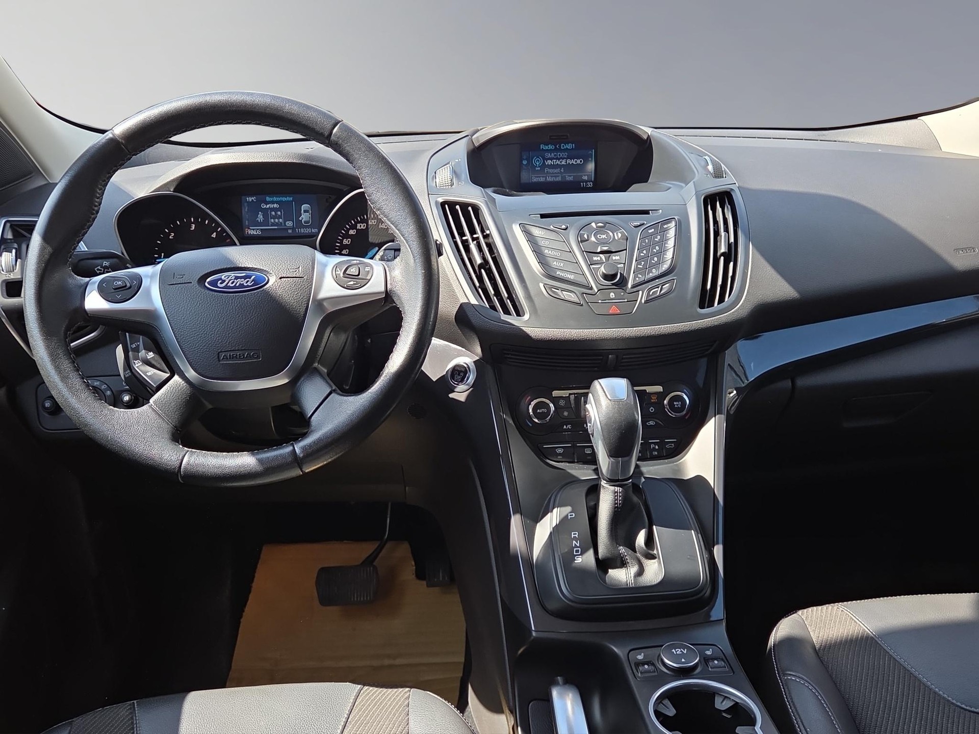 FORD Kuga 2.0 TDCi 180 Carving FPS-image-11
