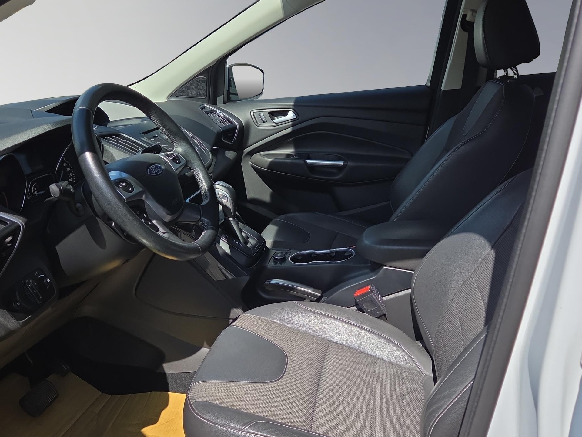 FORD Kuga 2.0 TDCi 180 Carving FPS-image-8
