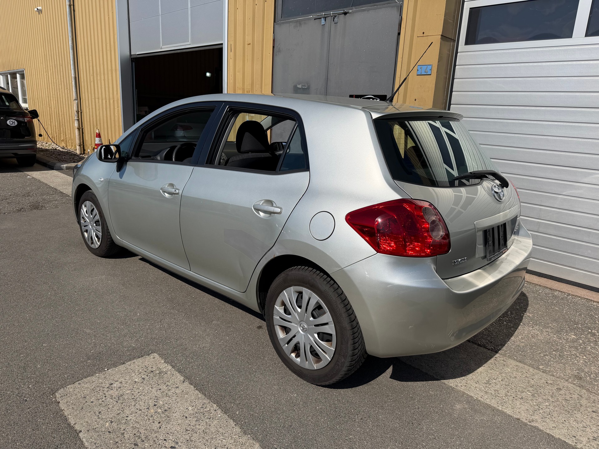 TOYOTA Auris 1.6 Linea Luna-image-8