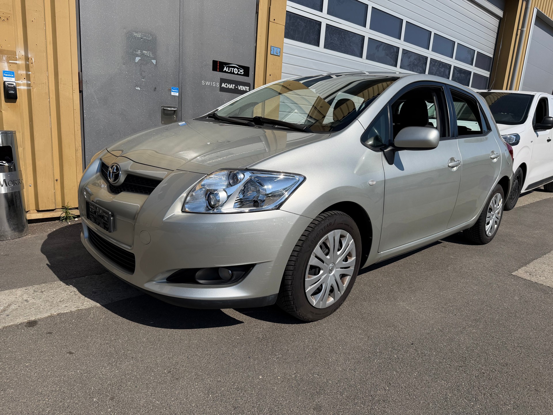 TOYOTA Auris 1.6 Linea Luna-image-0