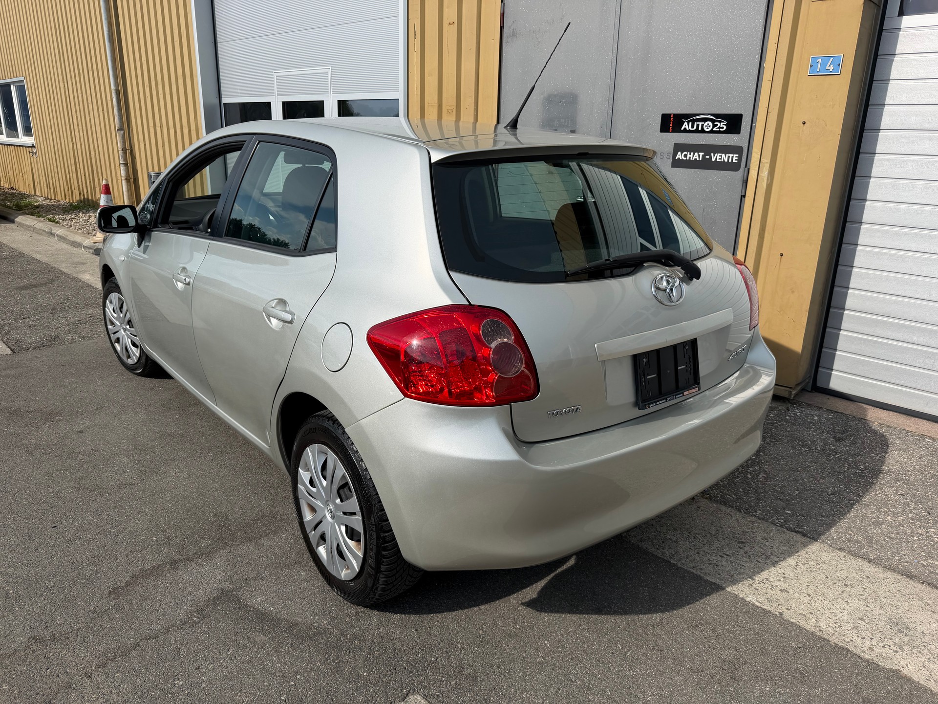TOYOTA Auris 1.6 Linea Luna-image-8