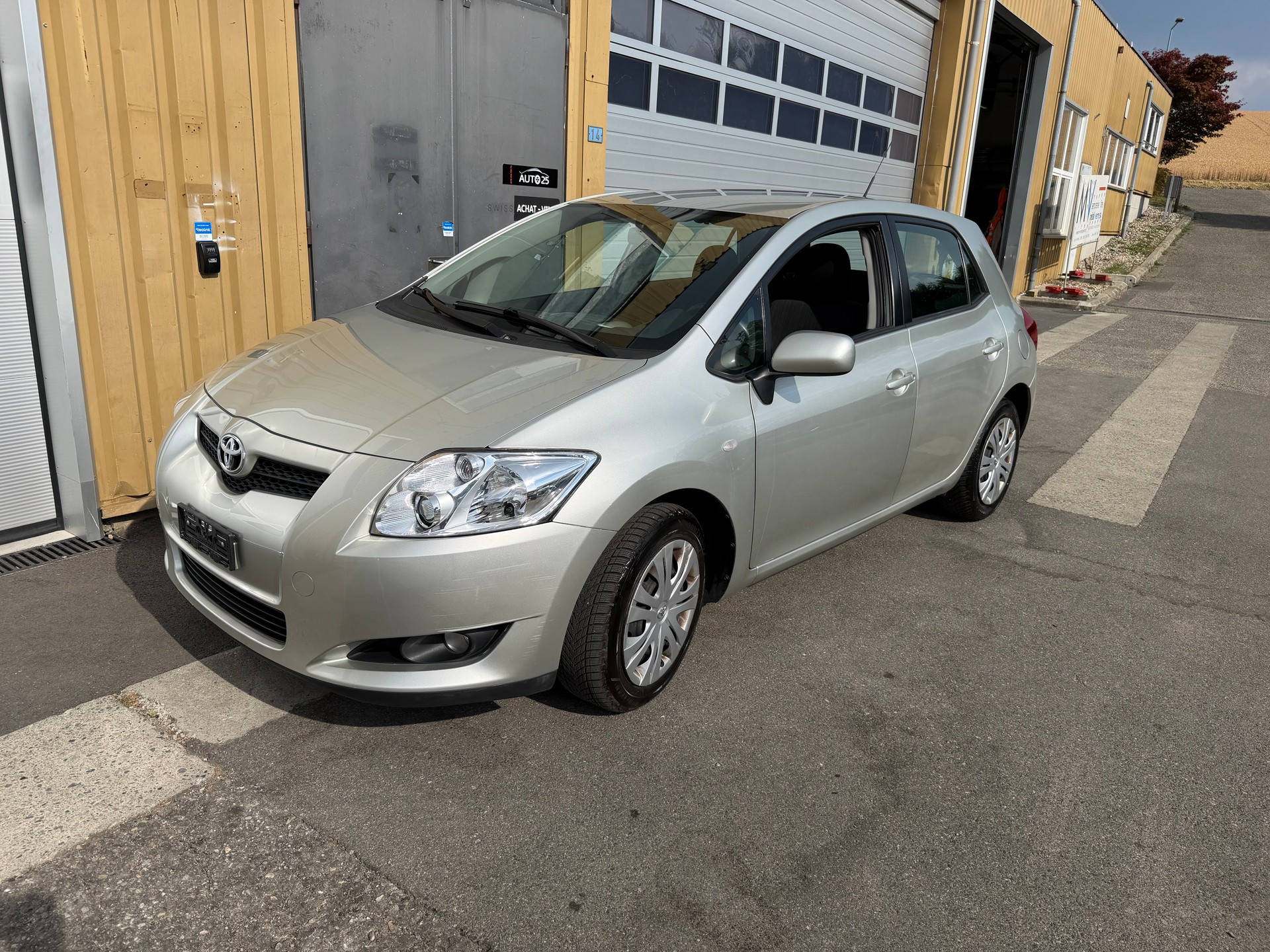TOYOTA Auris 1.6 Linea Luna-image-0