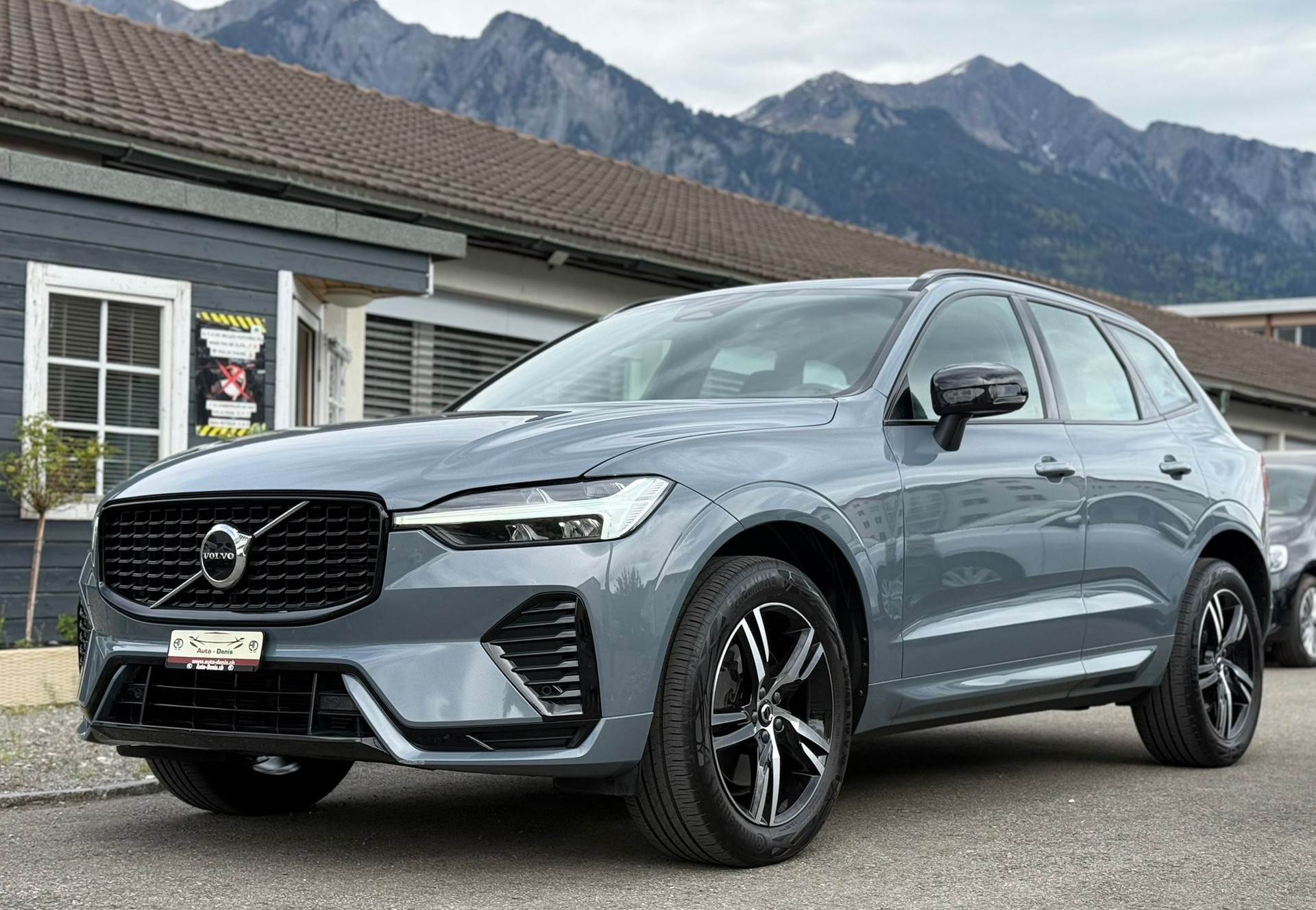 VOLVO XC60 2.0 B4 MH R-Design AWD