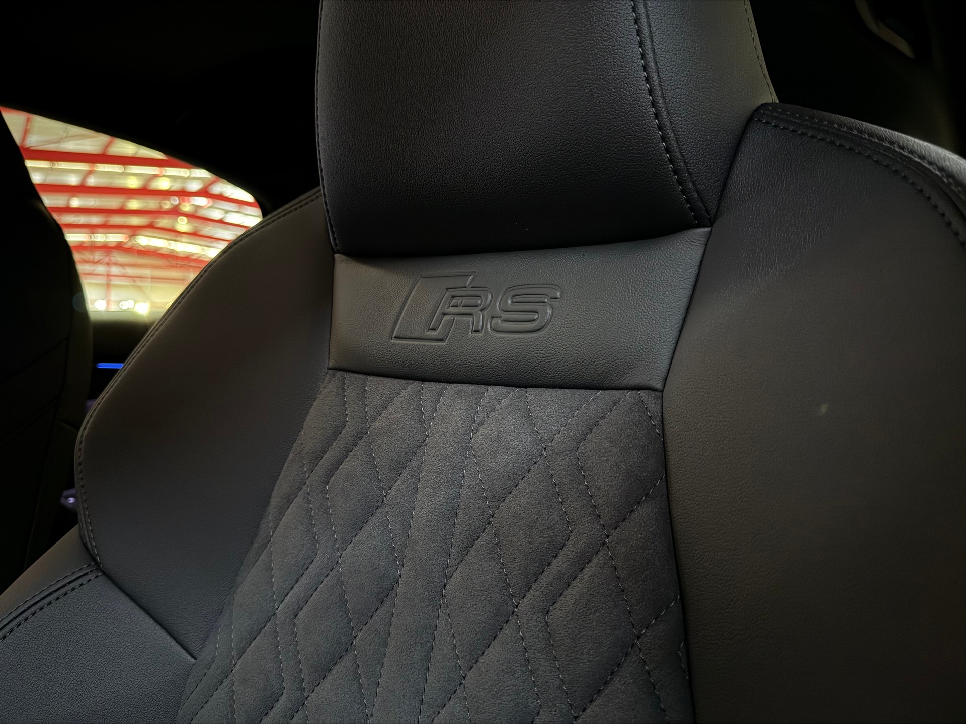AUDI RS3 Limousine 2.5 TSI quattro S-tronic-image-21