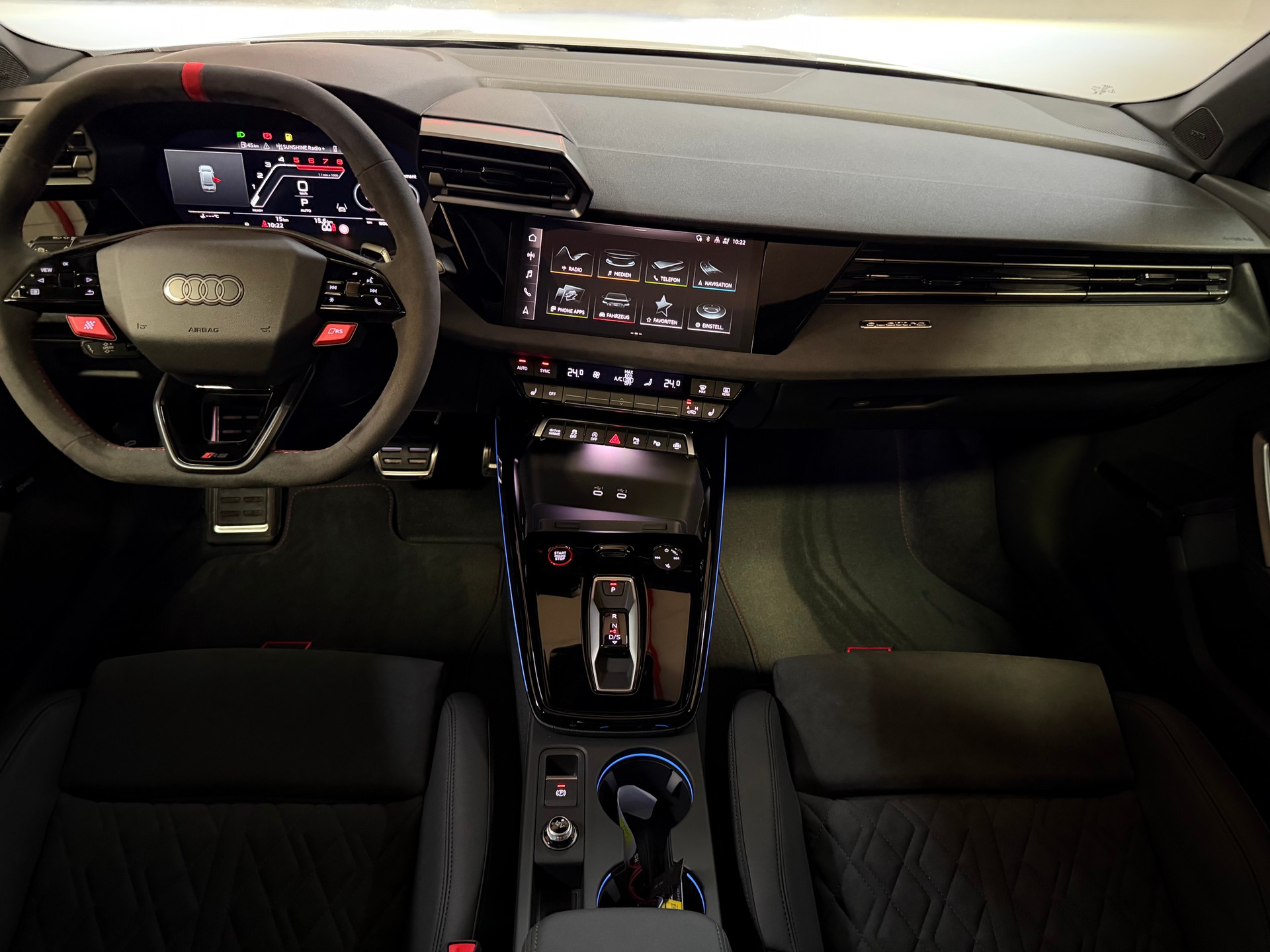AUDI RS3 Limousine 2.5 TSI quattro S-tronic-image-15
