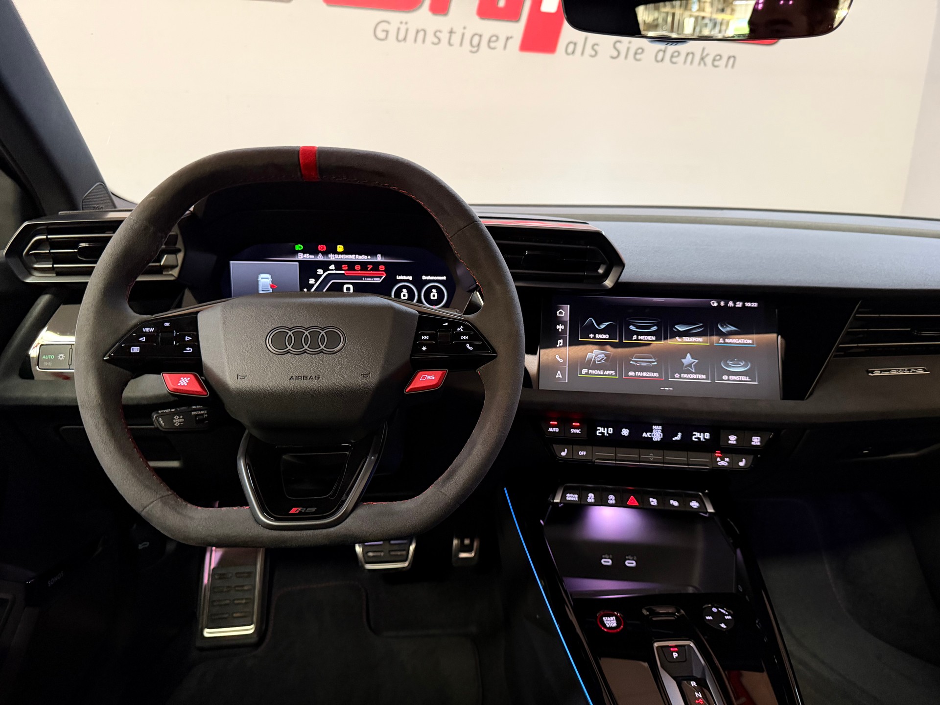 AUDI RS3 Limousine 2.5 TSI quattro S-tronic-image-16