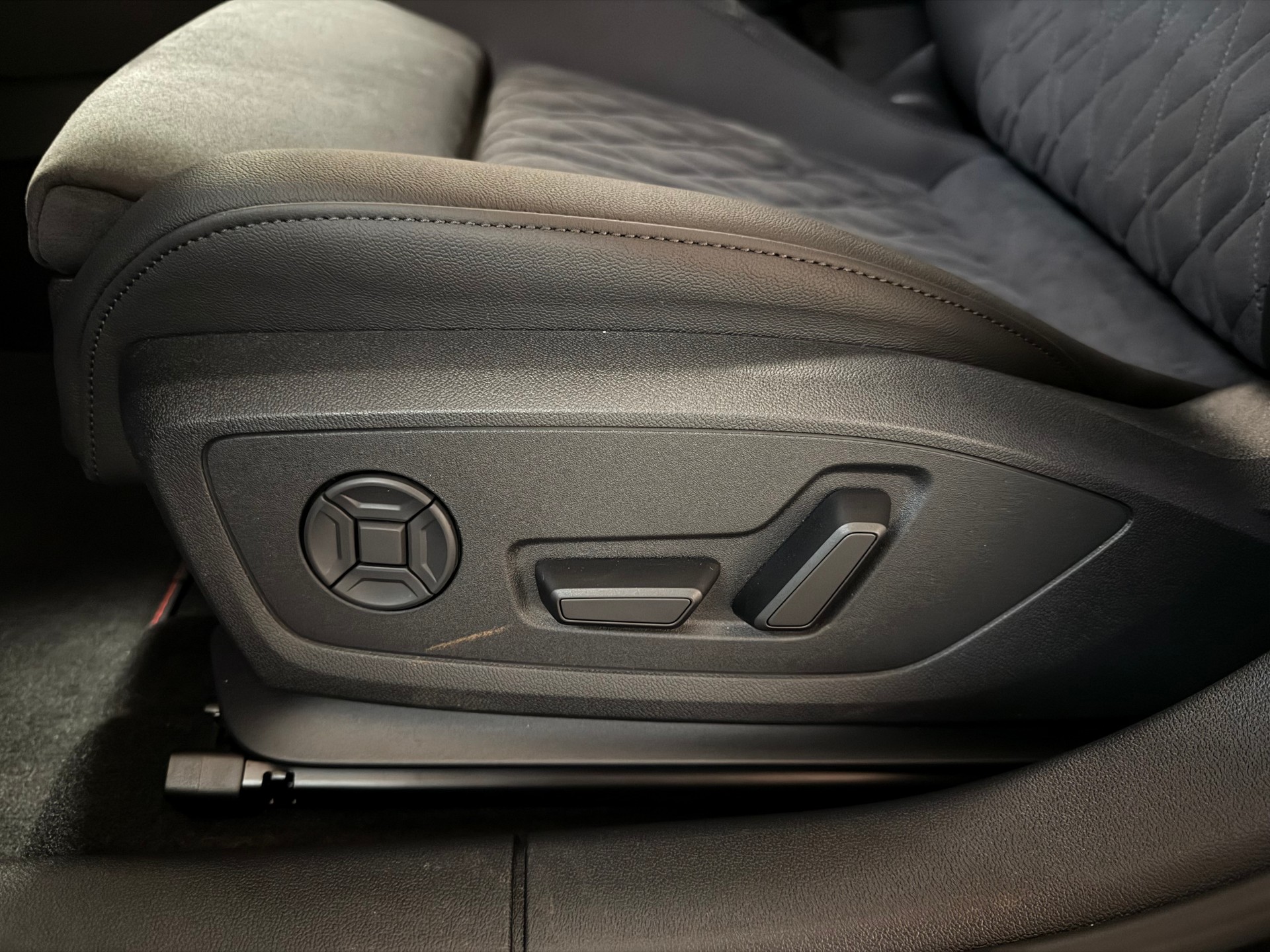 AUDI RS3 Limousine 2.5 TSI quattro S-tronic-image-20
