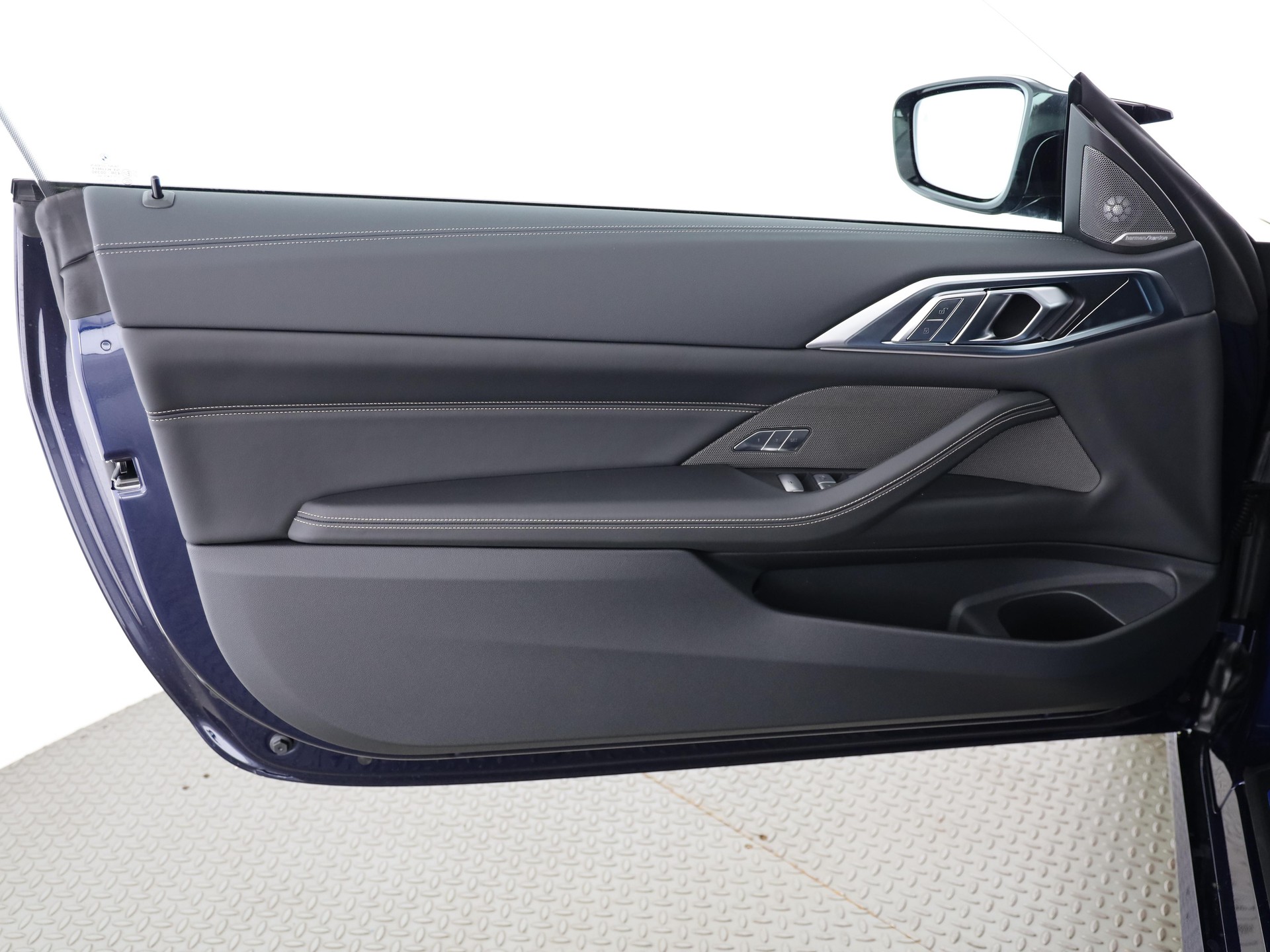 BMW M440i xDrive Cabrio-image-9