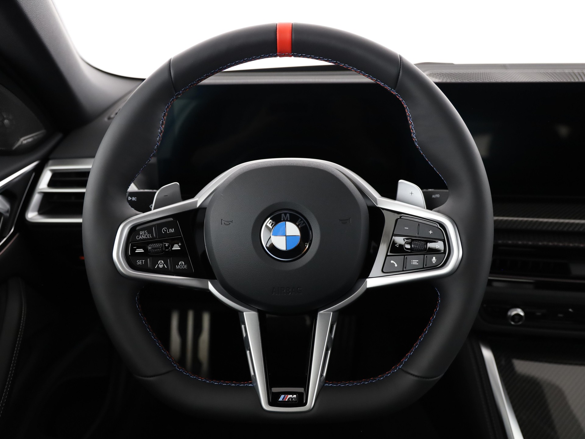 BMW M440i xDrive Cabrio-image-17