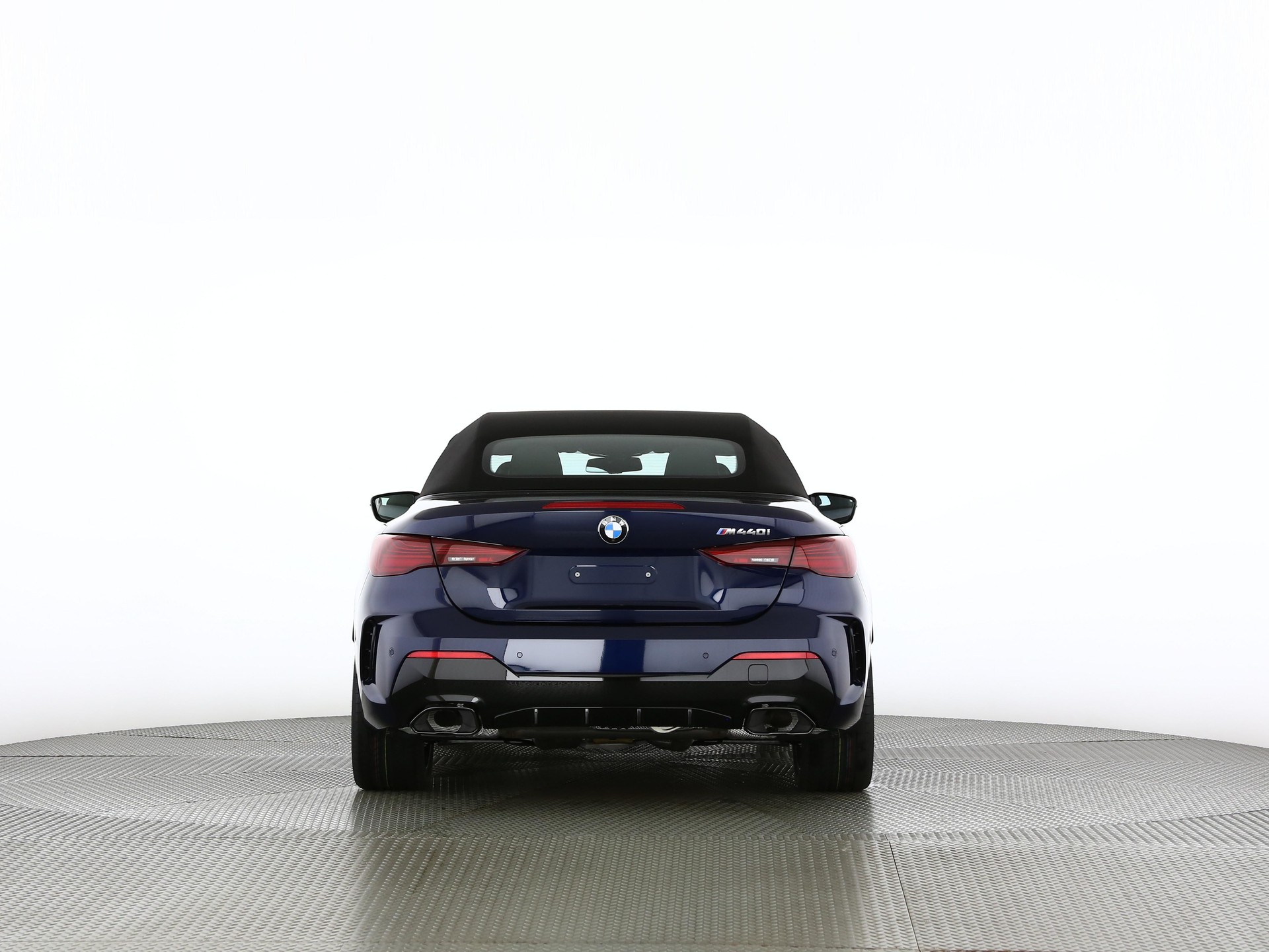 BMW M440i xDrive Cabrio-image-3