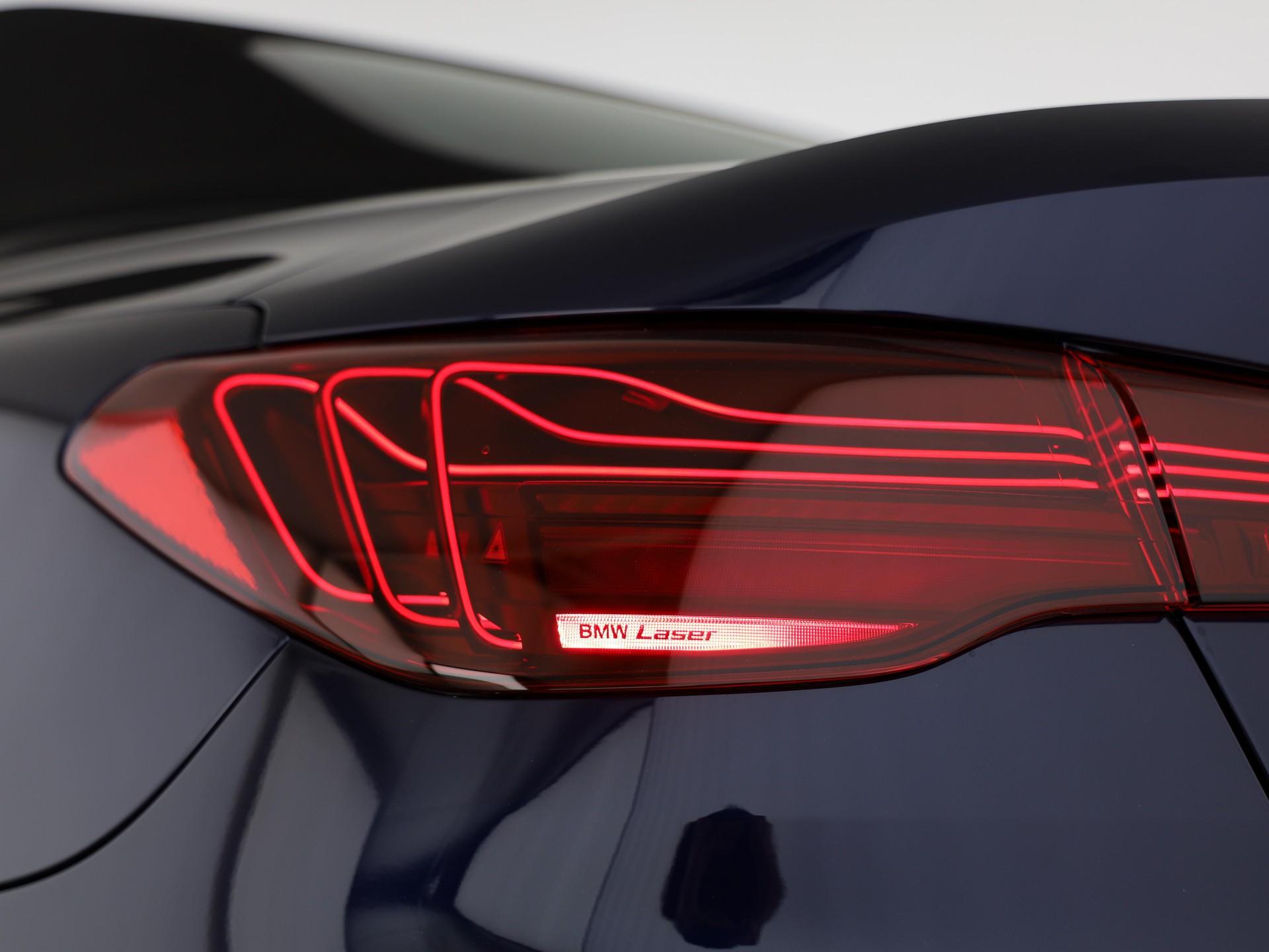 BMW M440i xDrive Cabrio-image-7