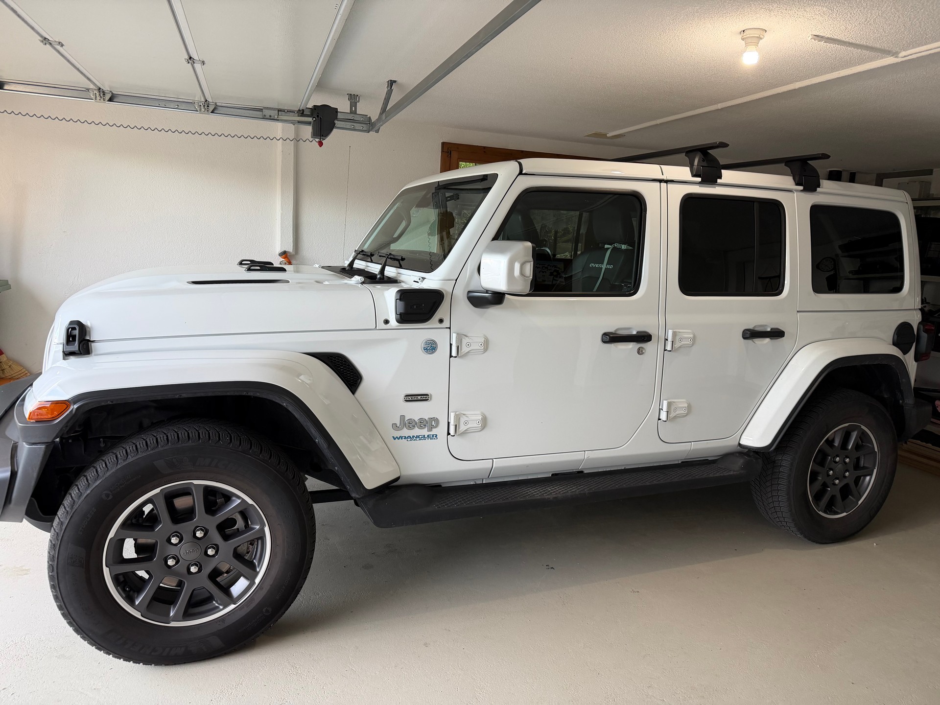 JEEP 2.0 Turbo Sahara Unlimited 4xe-image-1