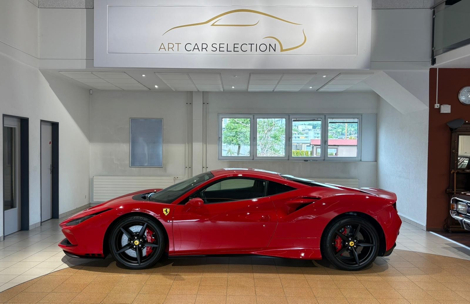 FERRARI F8 Tributo *Schweizer Fahrzeug - Ferrari Approved Garantie*-image-1