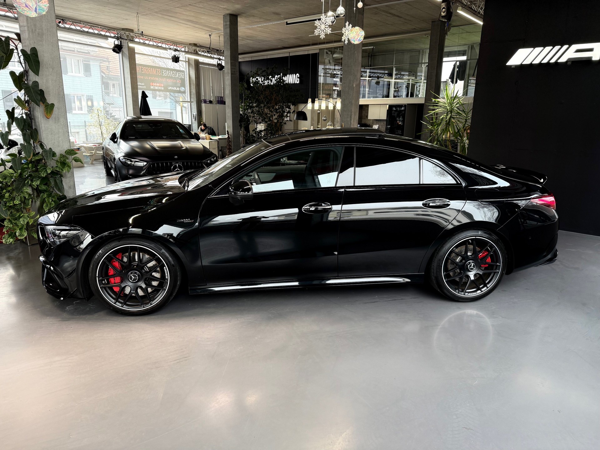 MERCEDES-BENZ CLA 45 S AMG 4Matic+ 8G-DCT-showroom-element-3