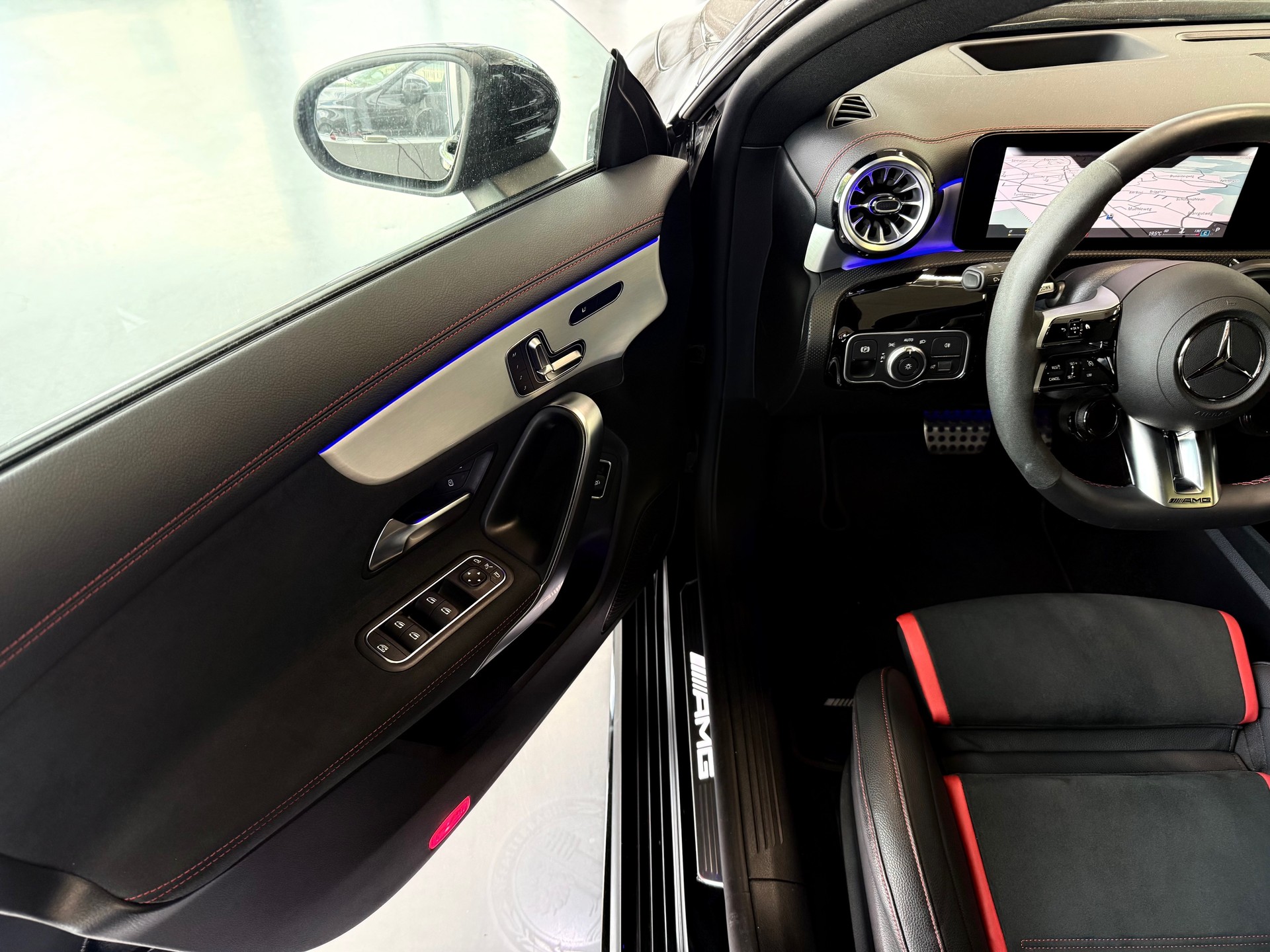 MERCEDES-BENZ CLA 45 S AMG 4Matic+ 8G-DCT-image-9