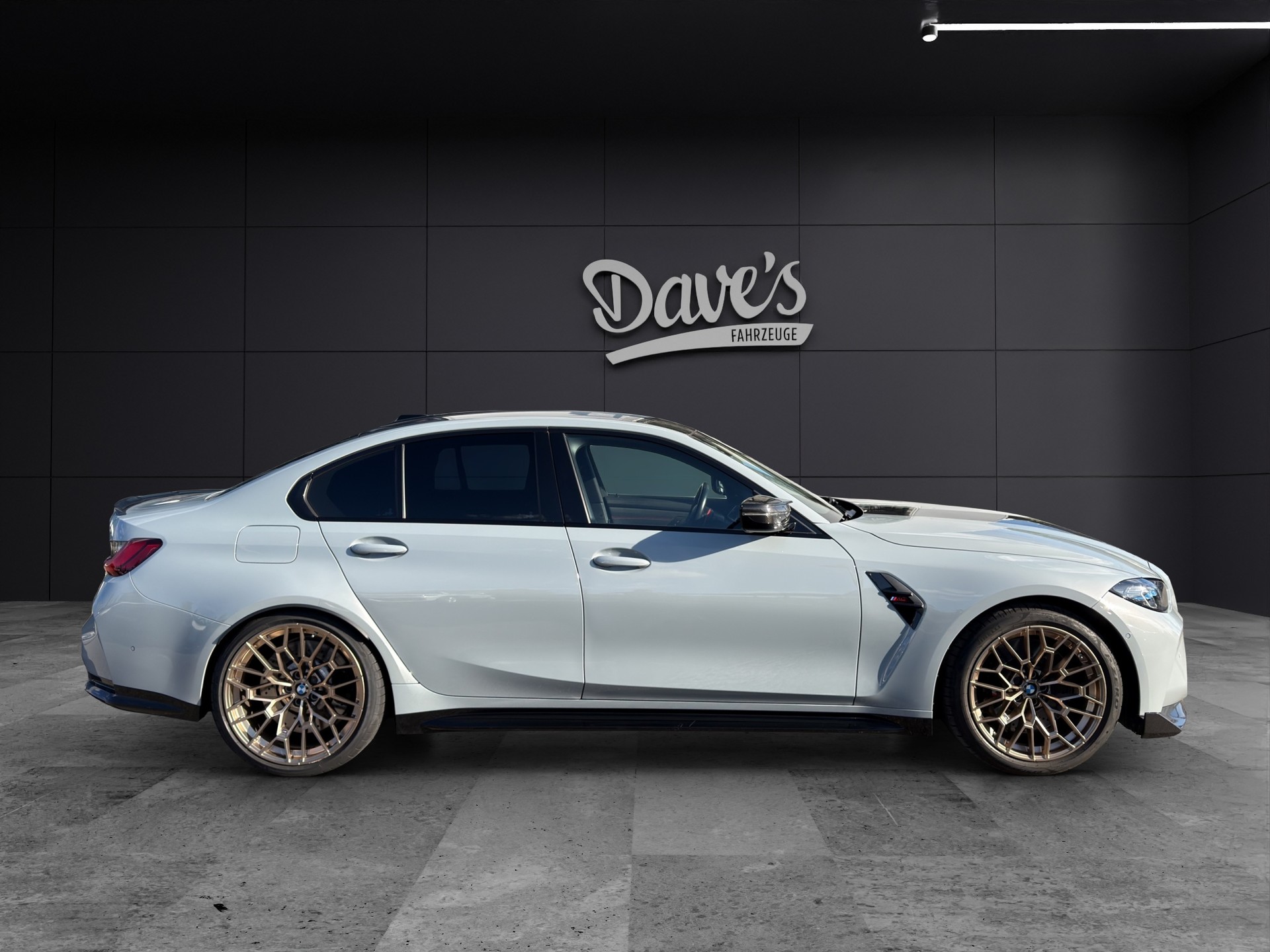 BMW M3 CS-showroom-element-1