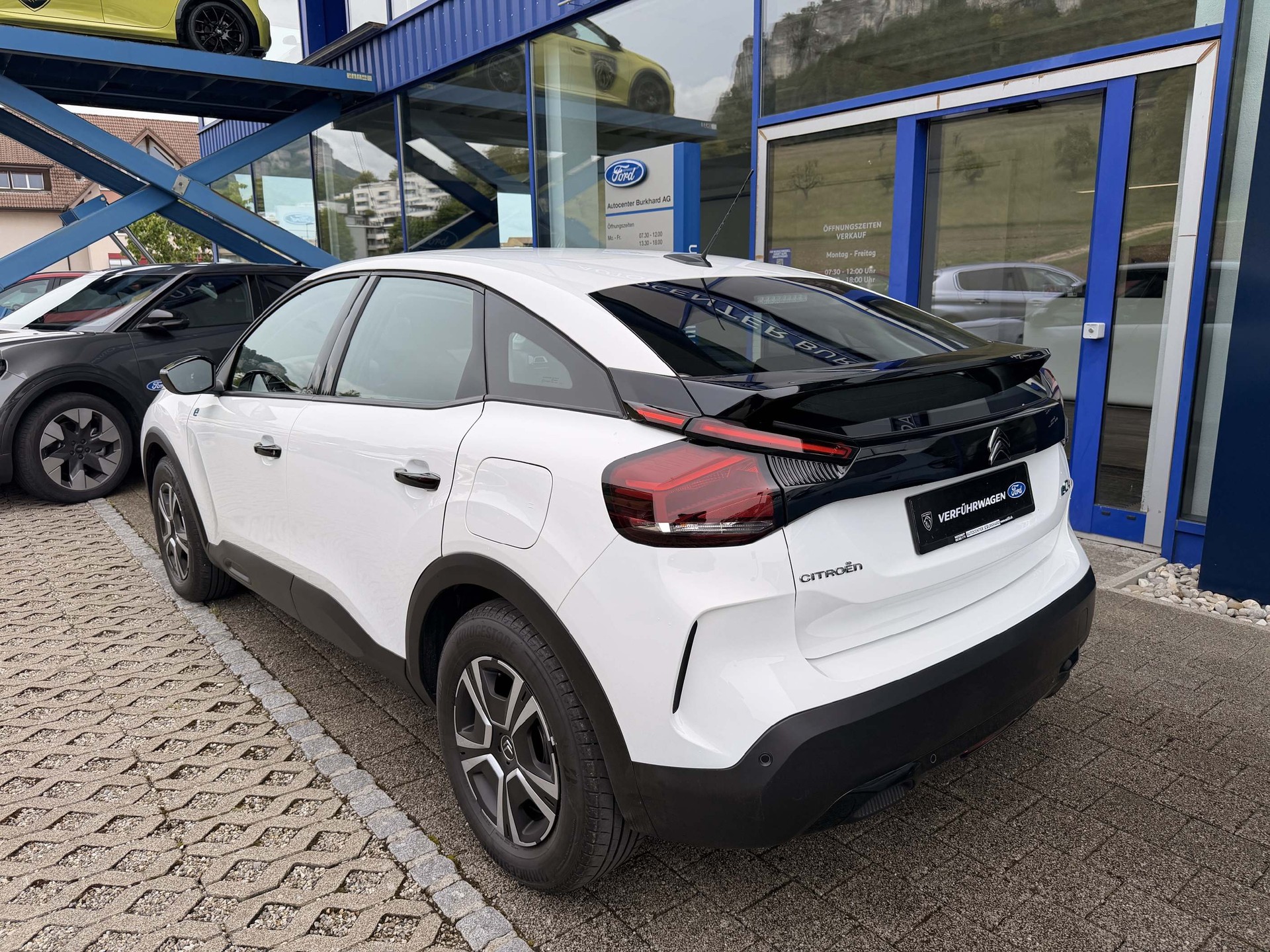 CITROEN C4 Live Pack 136PS 50kW/h-image-6
