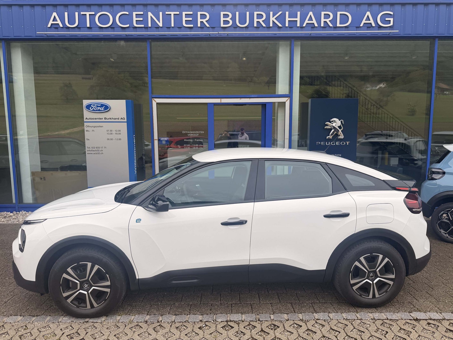 CITROEN C4 Live Pack 136PS 50kW/h-image-0