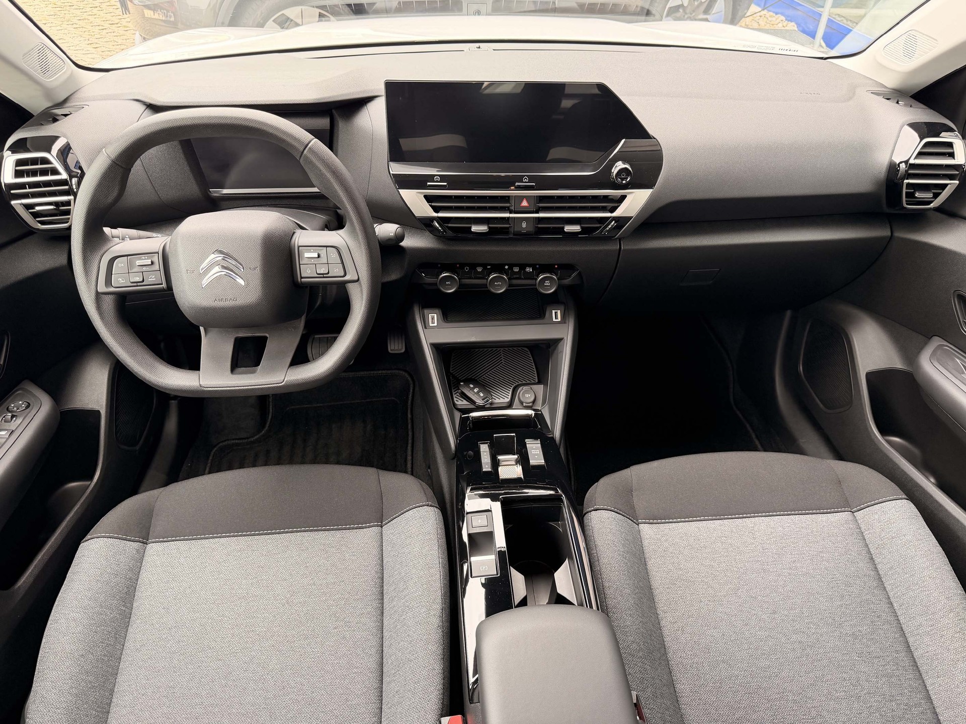 CITROEN C4 Live Pack 136PS 50kW/h-image-9