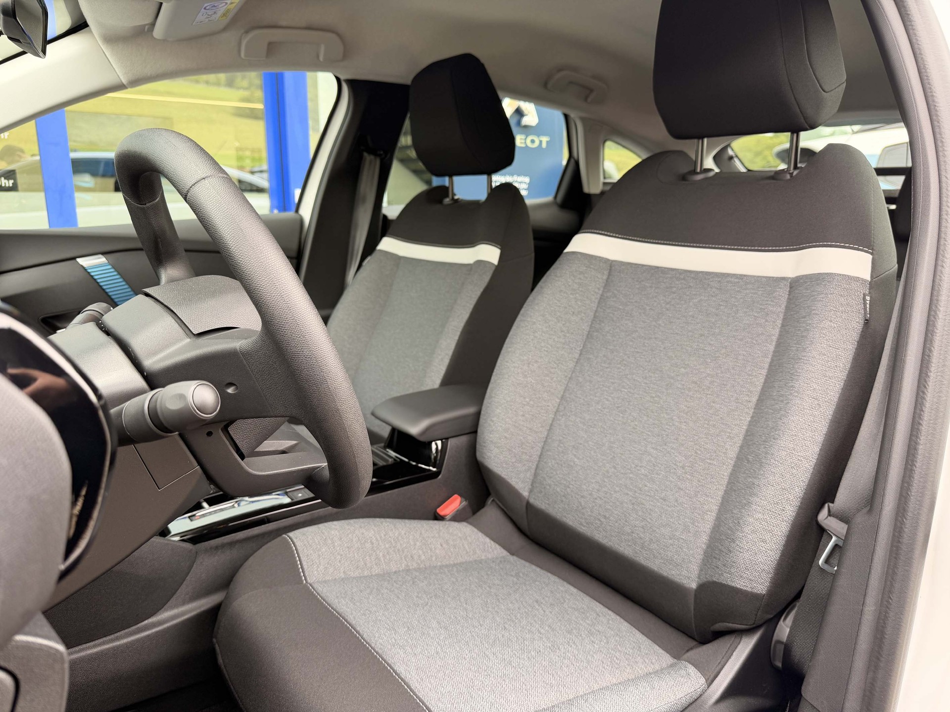 CITROEN C4 Live Pack 136PS 50kW/h-image-11