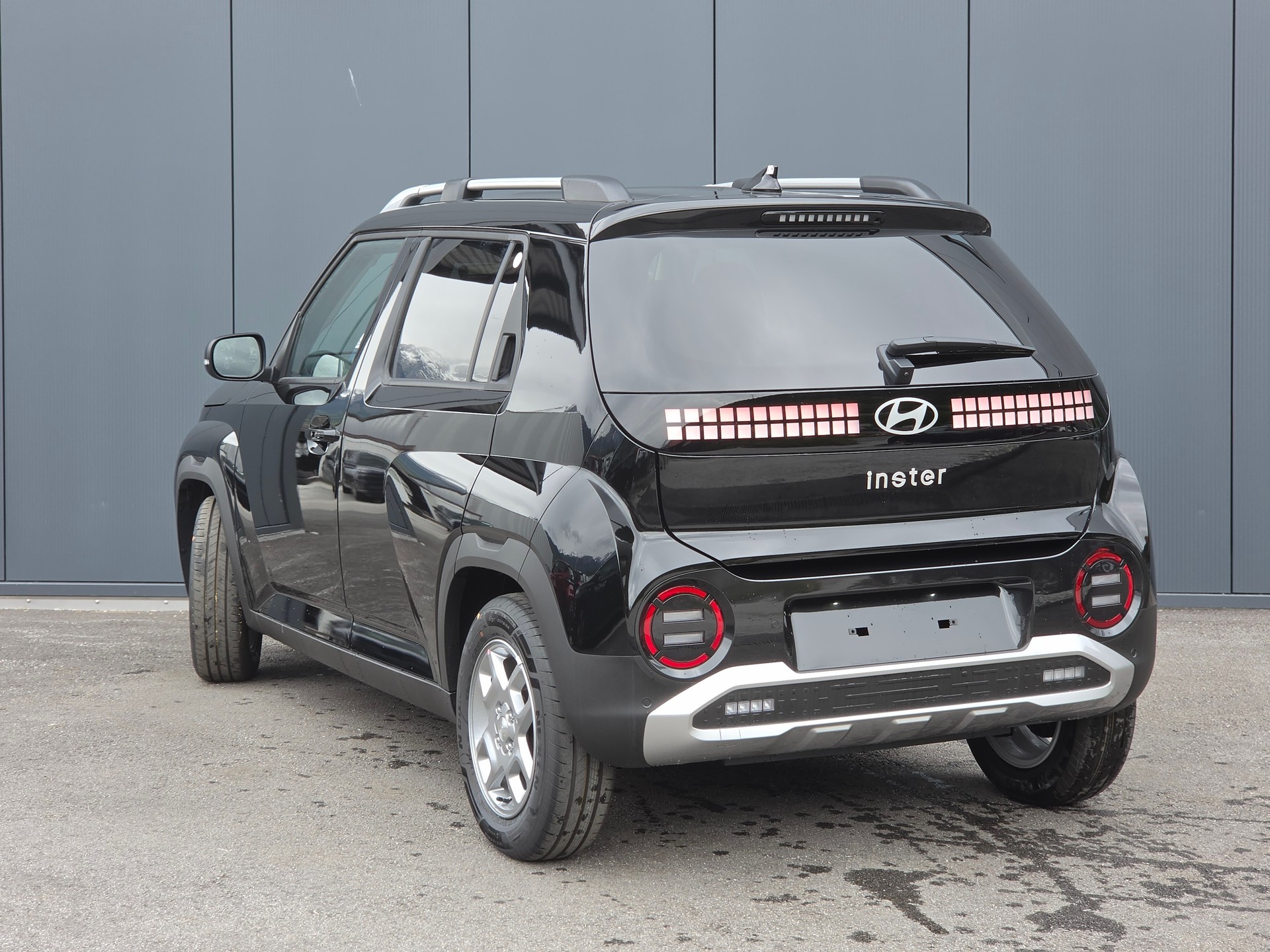HYUNDAI Inster 49kWh Amplia-image-1