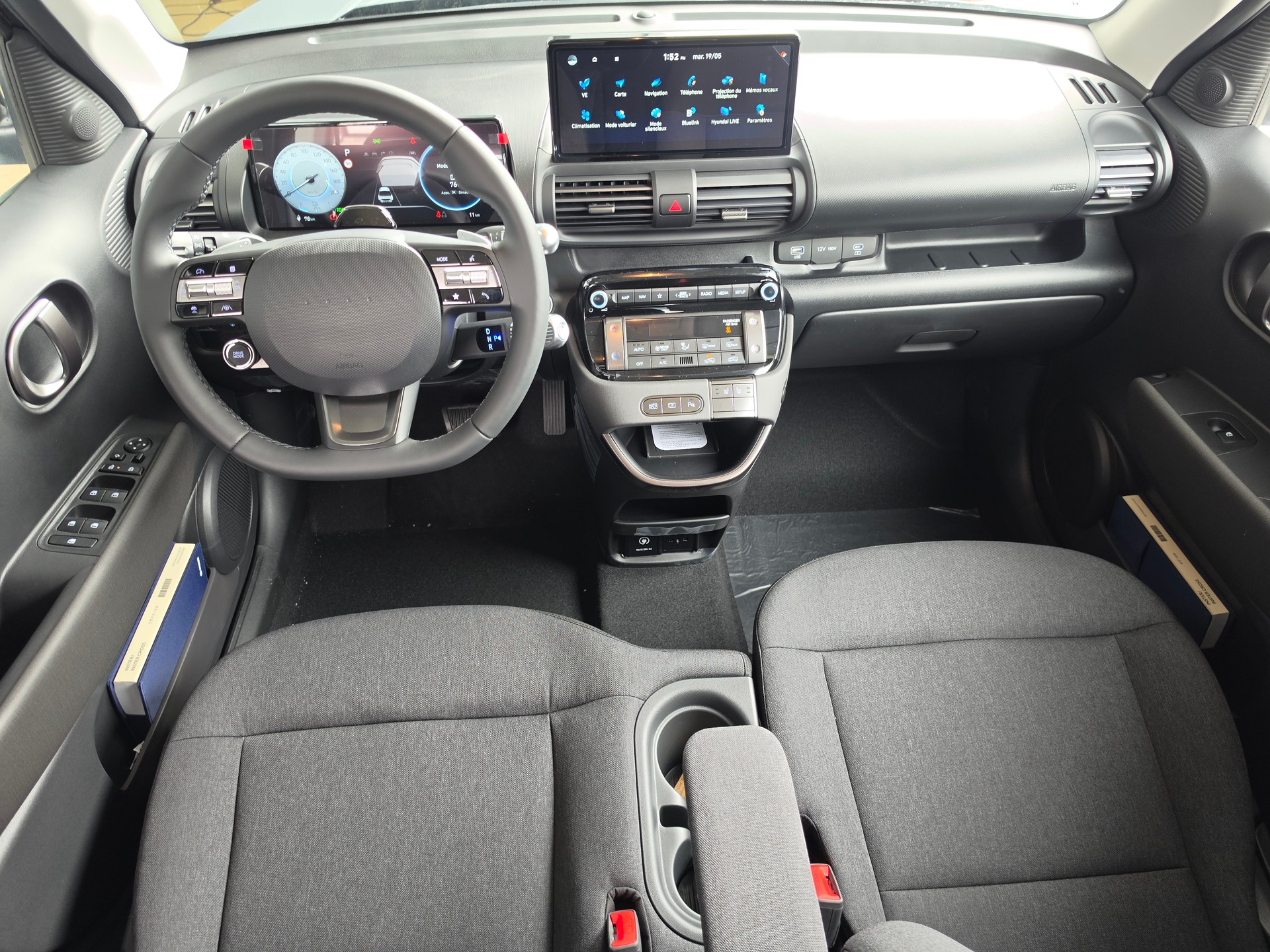 HYUNDAI Inster 49kWh Amplia-image-3