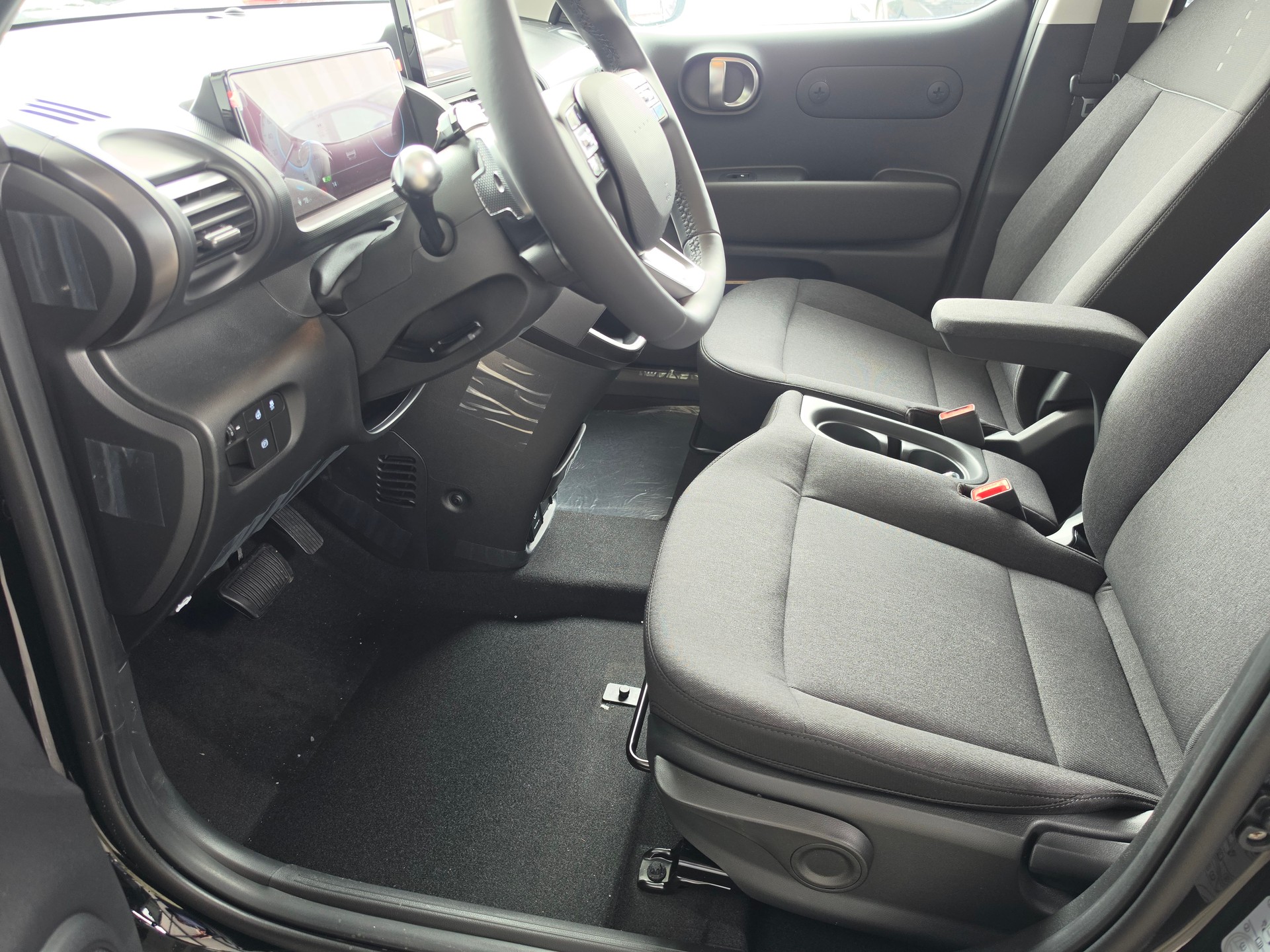 HYUNDAI Inster 49kWh Amplia-image-2