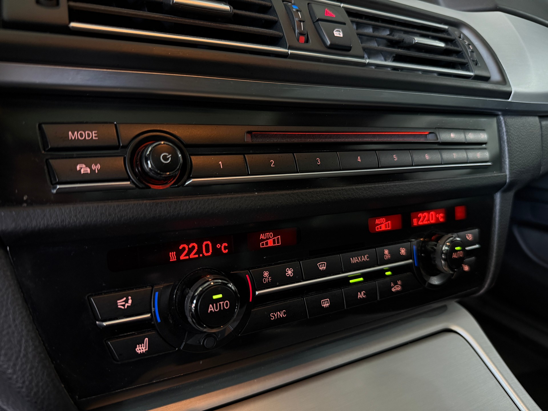 BMW 530d Touring xDrive Luxury Line Steptronic (CH) Facelift-image-15