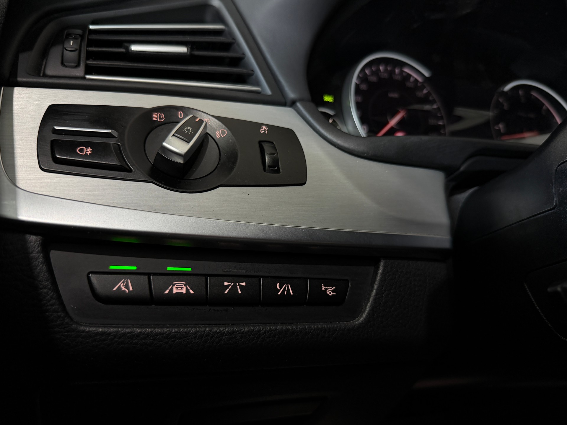 BMW 530d Touring xDrive Luxury Line Steptronic (CH) Facelift-image-10