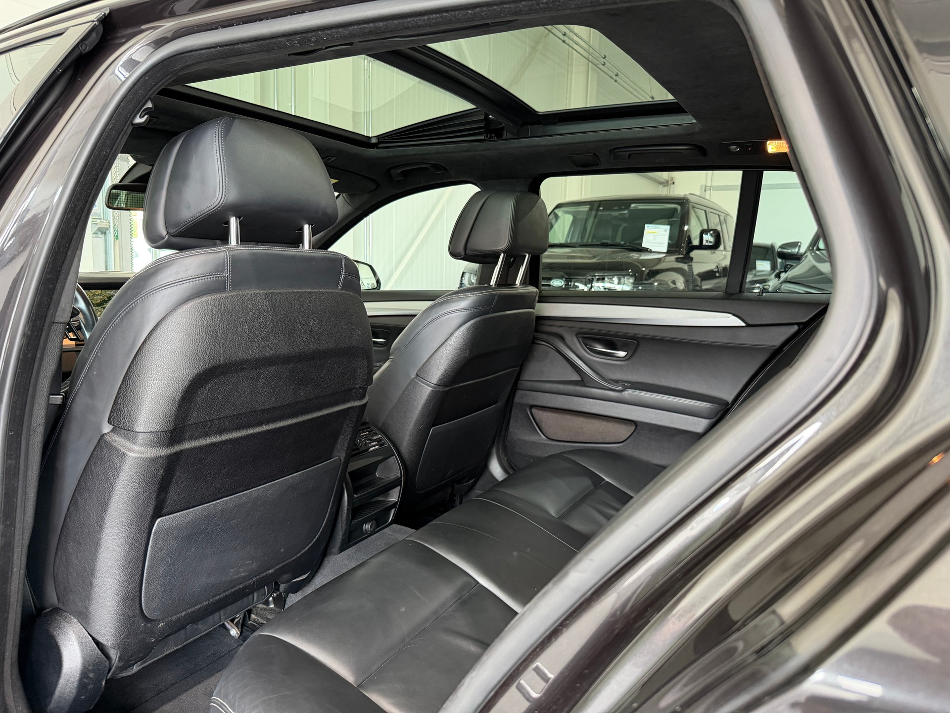 BMW 530d Touring xDrive Luxury Line Steptronic (CH) Facelift-image-17