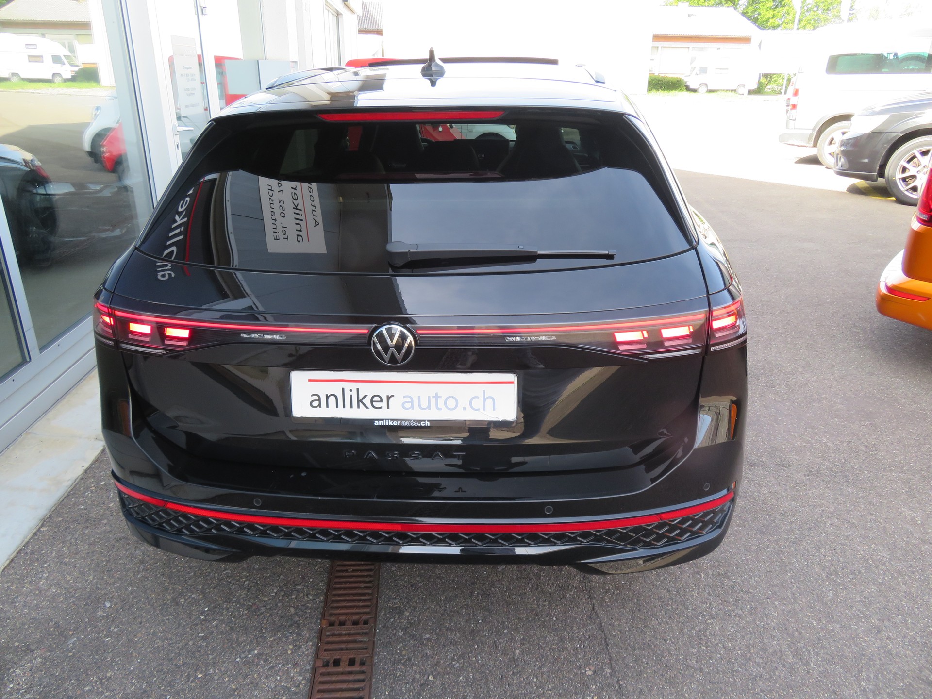 VW Passat Variant 2.0 TSI evo4 R-Line 4 Motion DSG-image-2
