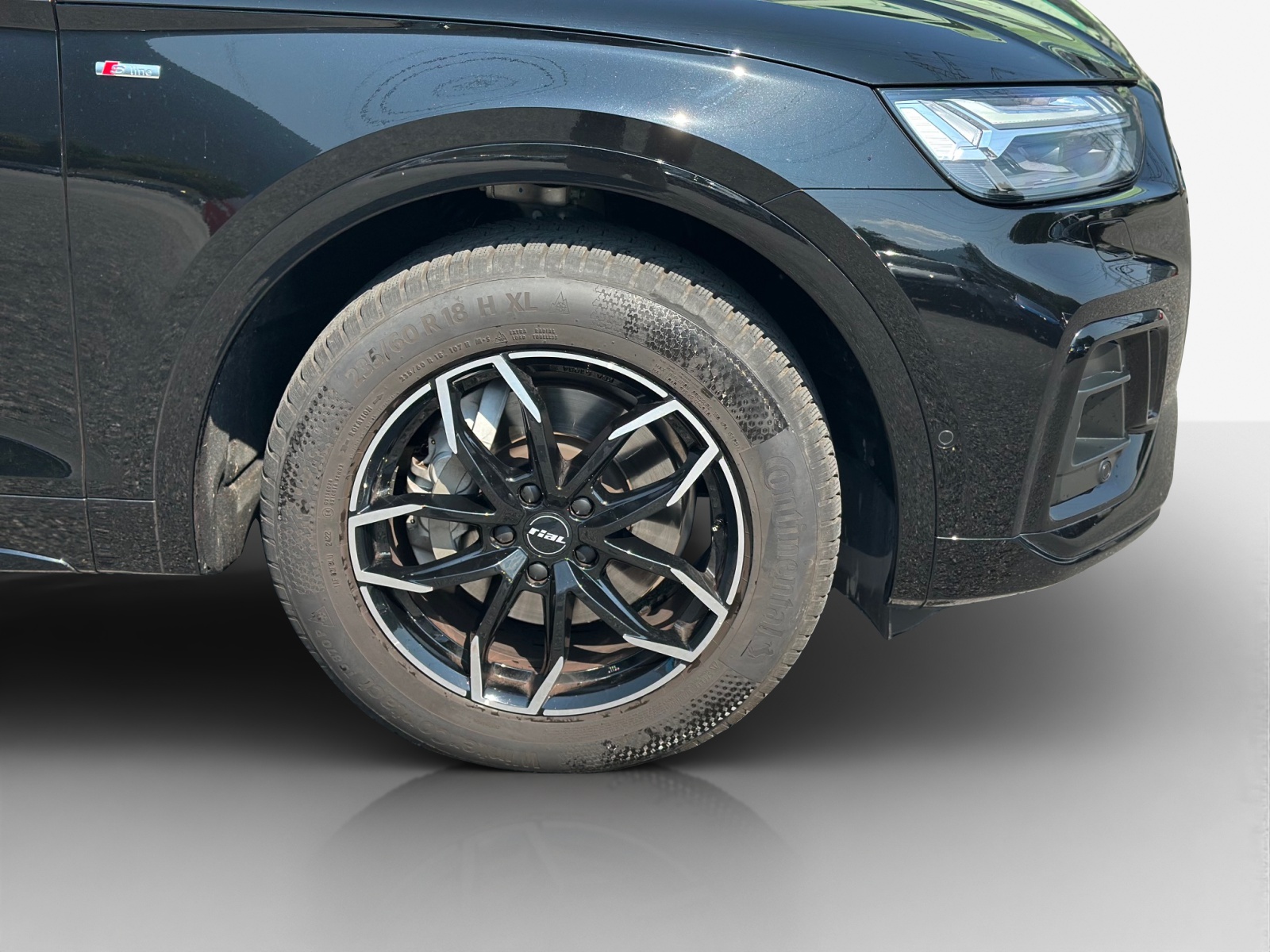 AUDI Q5 Sportback 40 TDI Blackedition quattro S-tronic-image-13