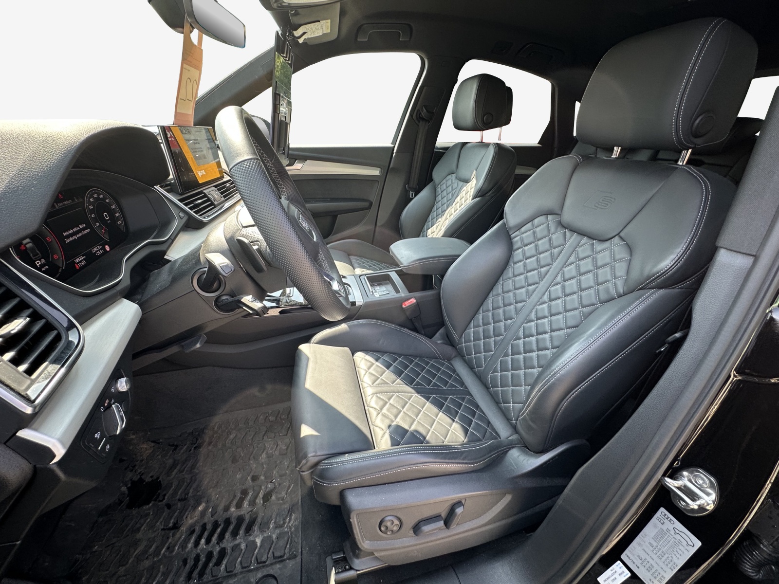 AUDI Q5 Sportback 40 TDI Blackedition quattro S-tronic-image-7