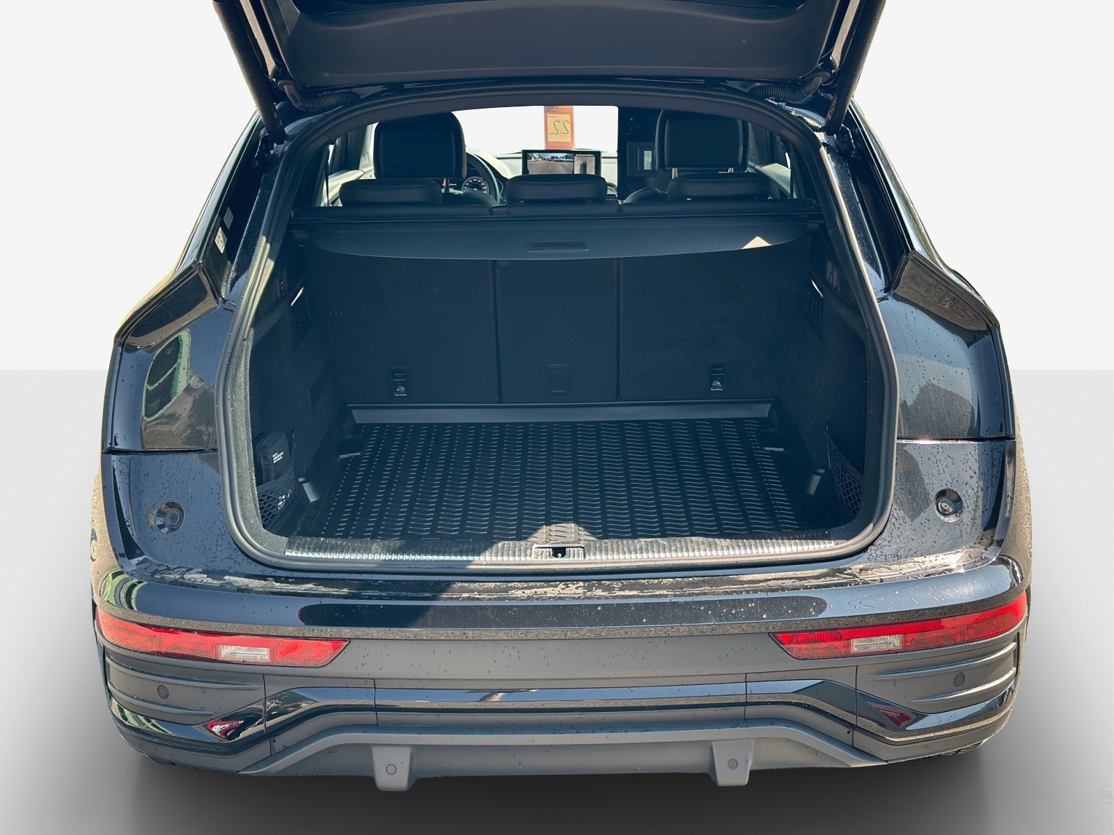 AUDI Q5 Sportback 40 TDI Blackedition quattro S-tronic-image-12